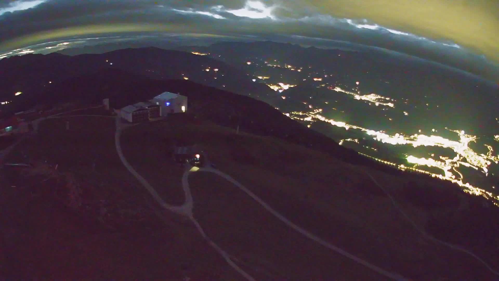 Cima estación de esquí Kronplatz | vista hacia Brunico