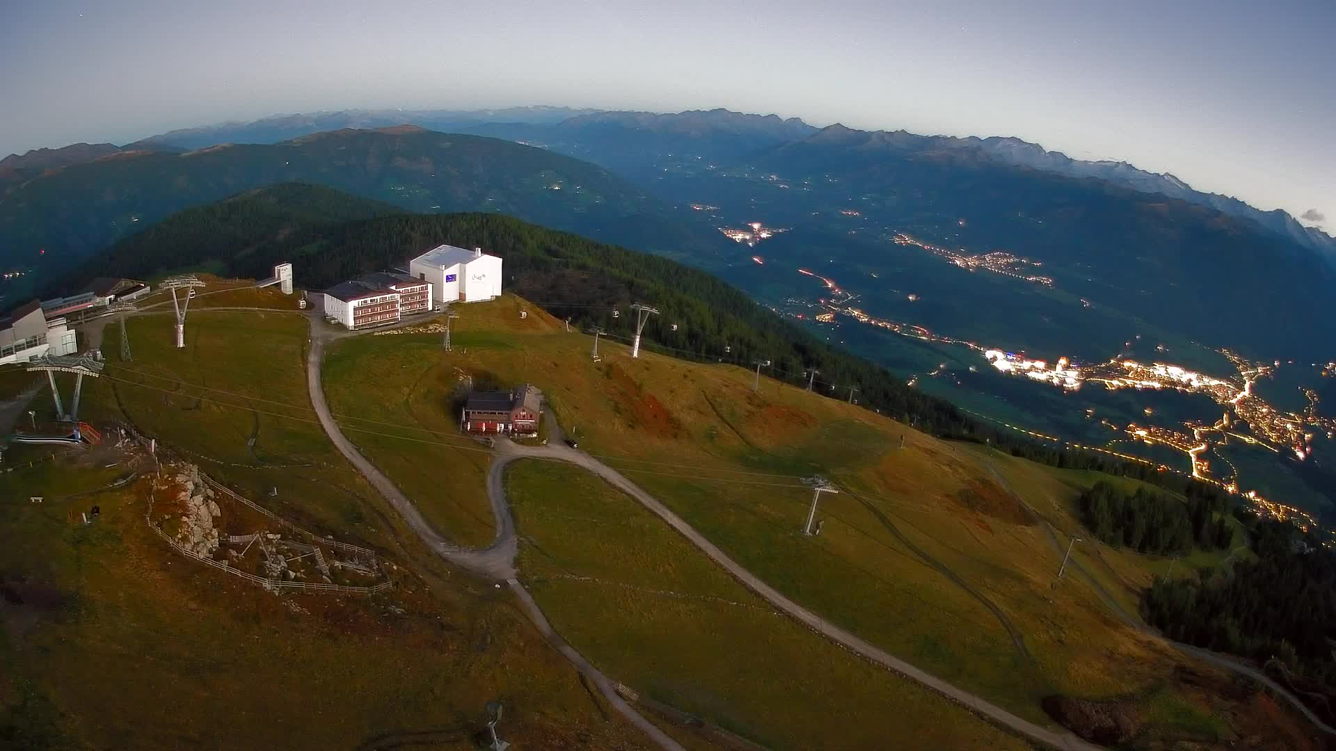 Cima estación de esquí Kronplatz | vista hacia Brunico