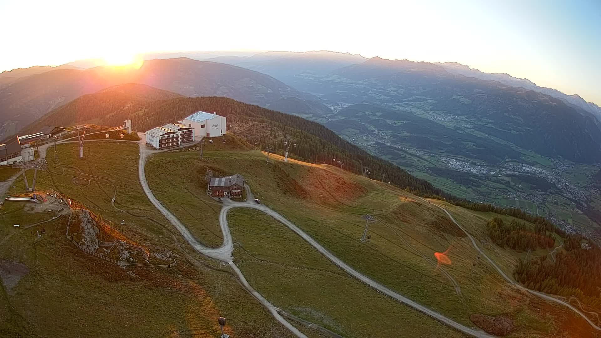 Cima estación de esquí Kronplatz | vista hacia Brunico