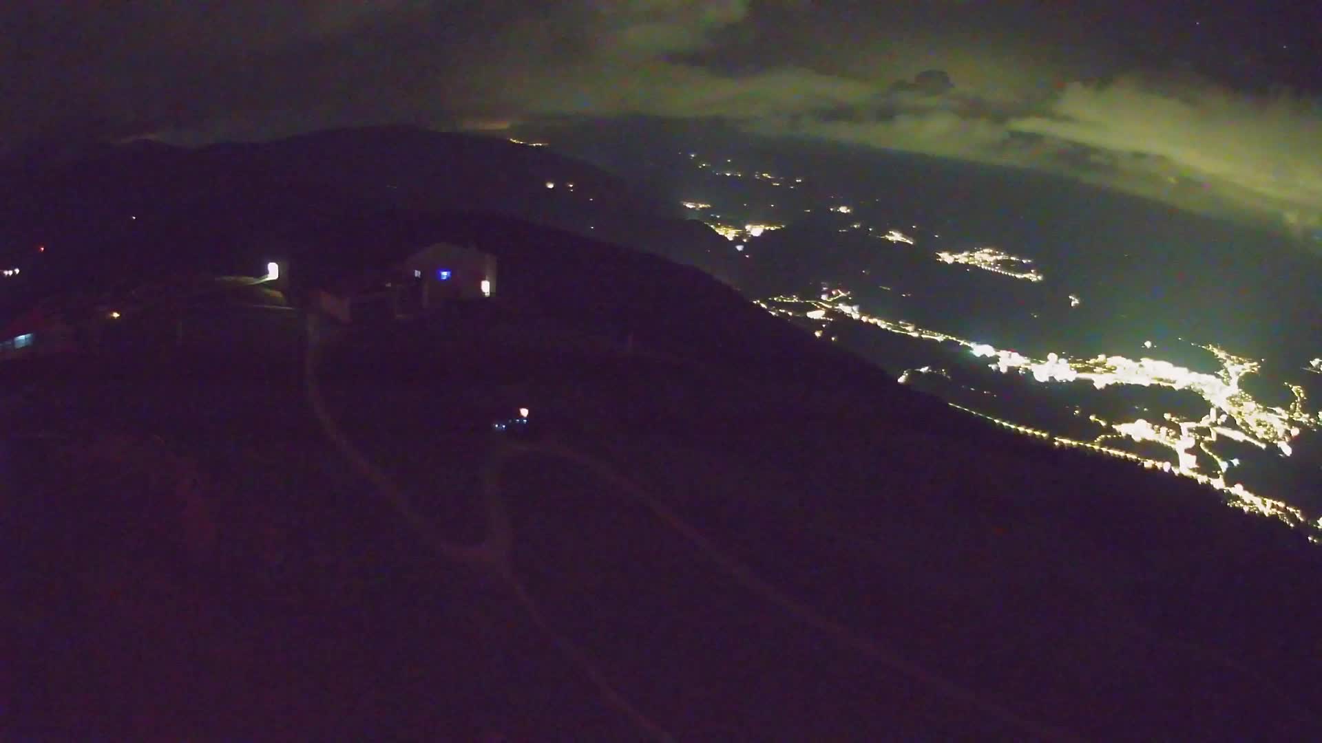 Cima estación de esquí Kronplatz | vista hacia Brunico