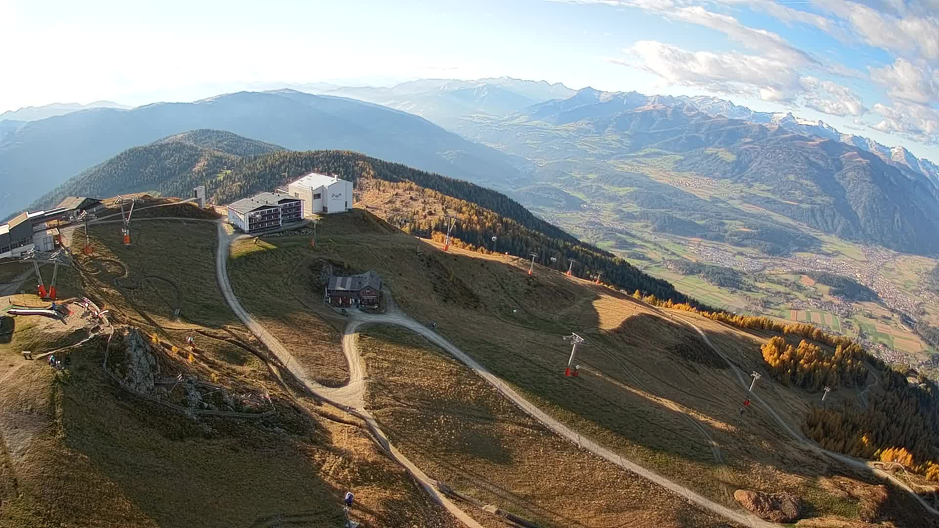 Cima estación de esquí Kronplatz | vista hacia Brunico