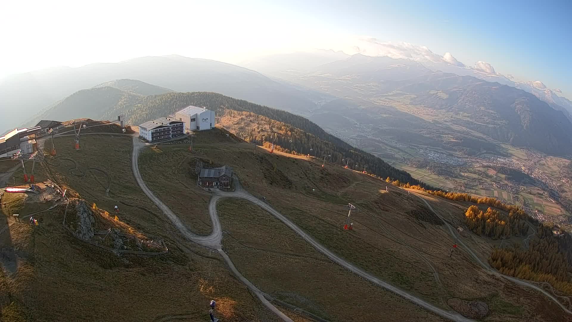 Cima estación de esquí Kronplatz | vista hacia Brunico