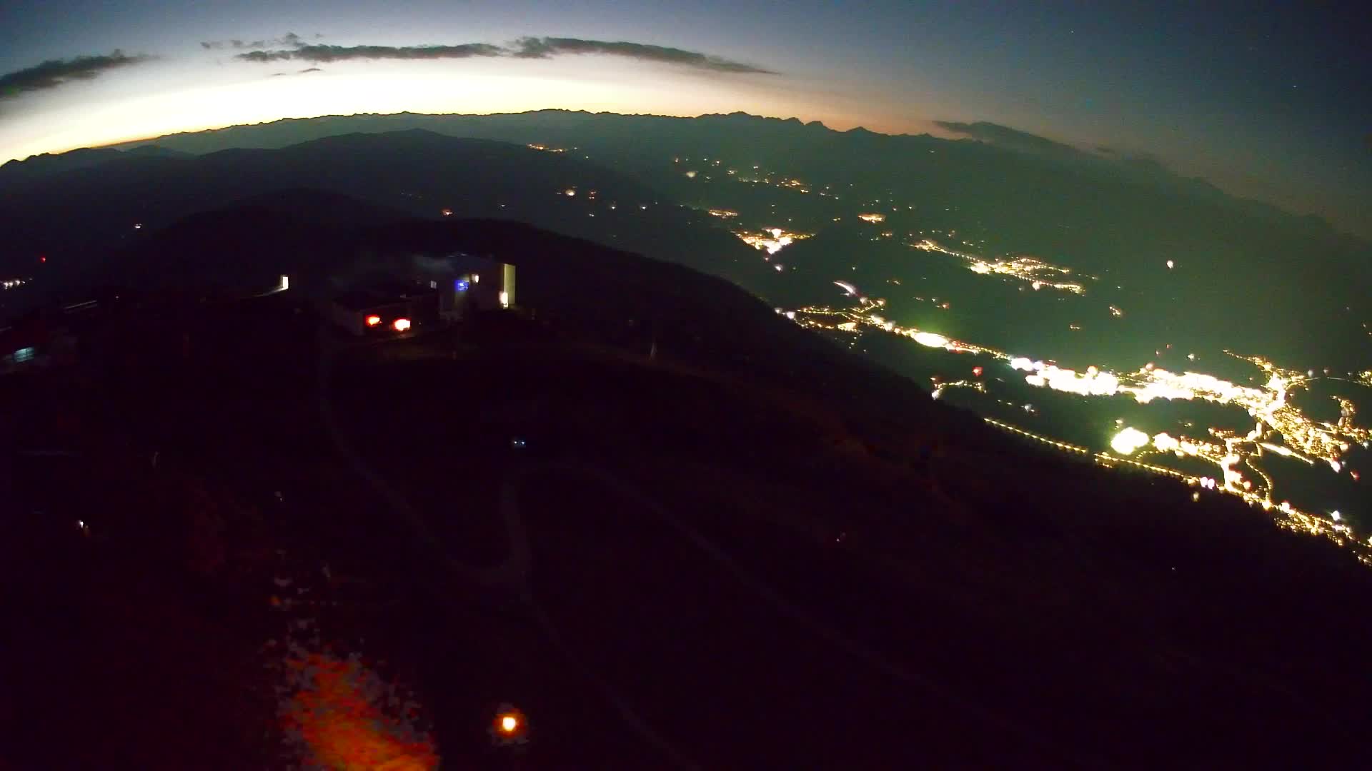 Cima estación de esquí Kronplatz | vista hacia Brunico