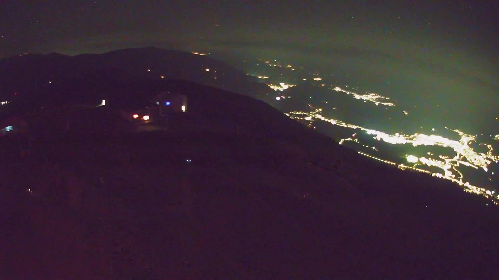 Cima estación de esquí Kronplatz | vista hacia Brunico