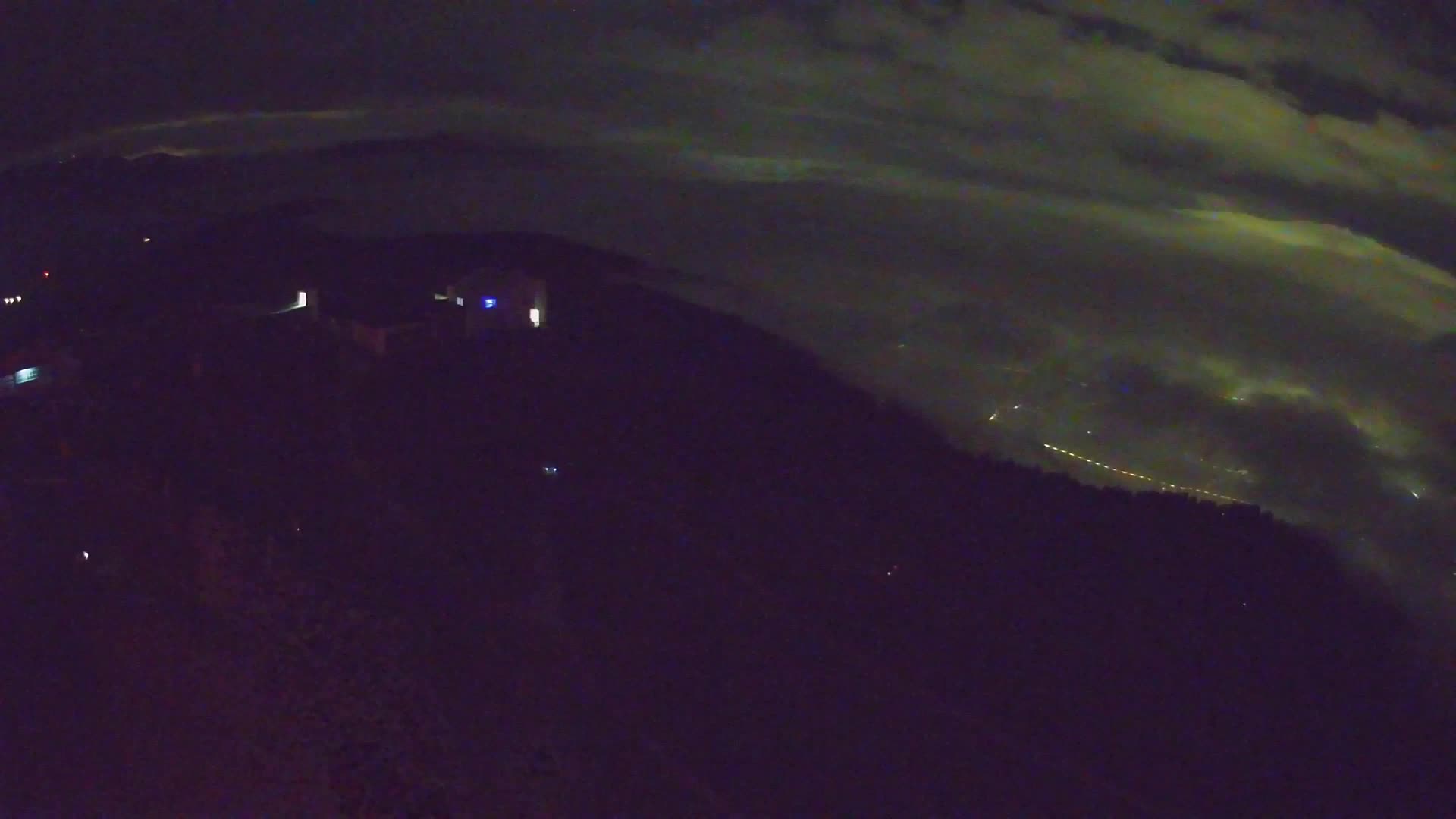 Cima estación de esquí Kronplatz | vista hacia Brunico