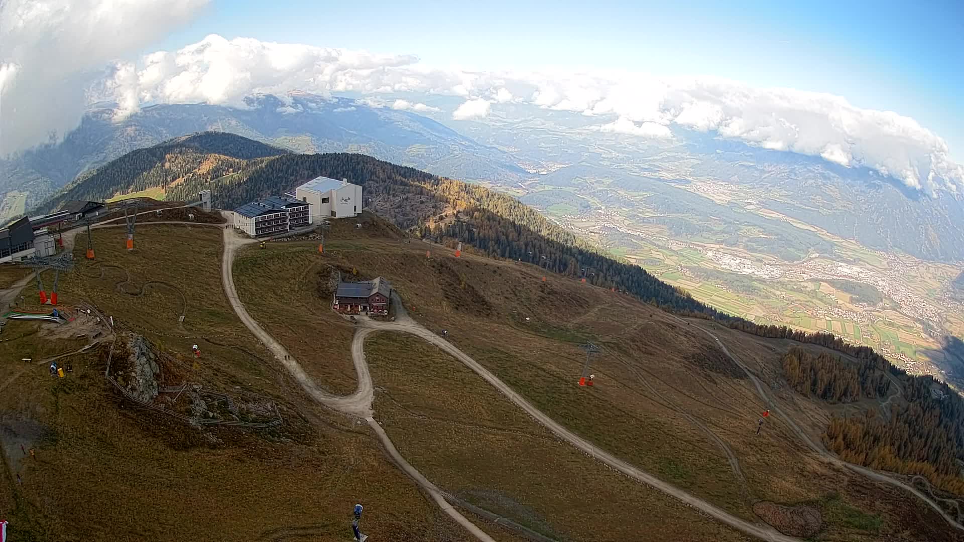 Cima estación de esquí Kronplatz | vista hacia Brunico