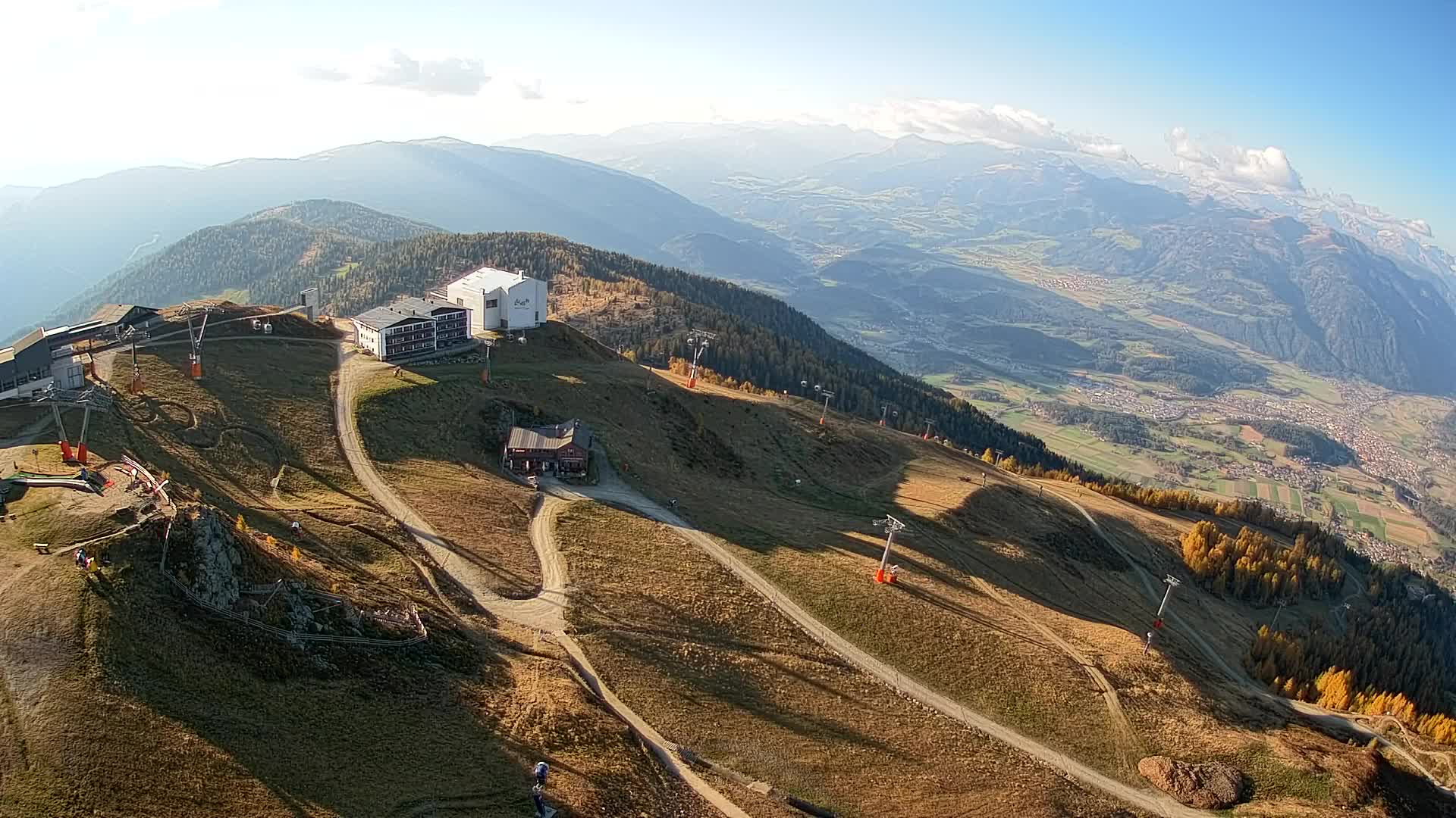 Cima estación de esquí Kronplatz | vista hacia Brunico