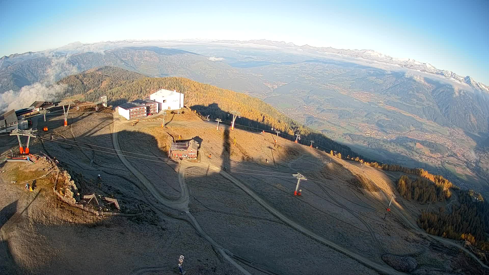 Cima estación de esquí Kronplatz | vista hacia Brunico
