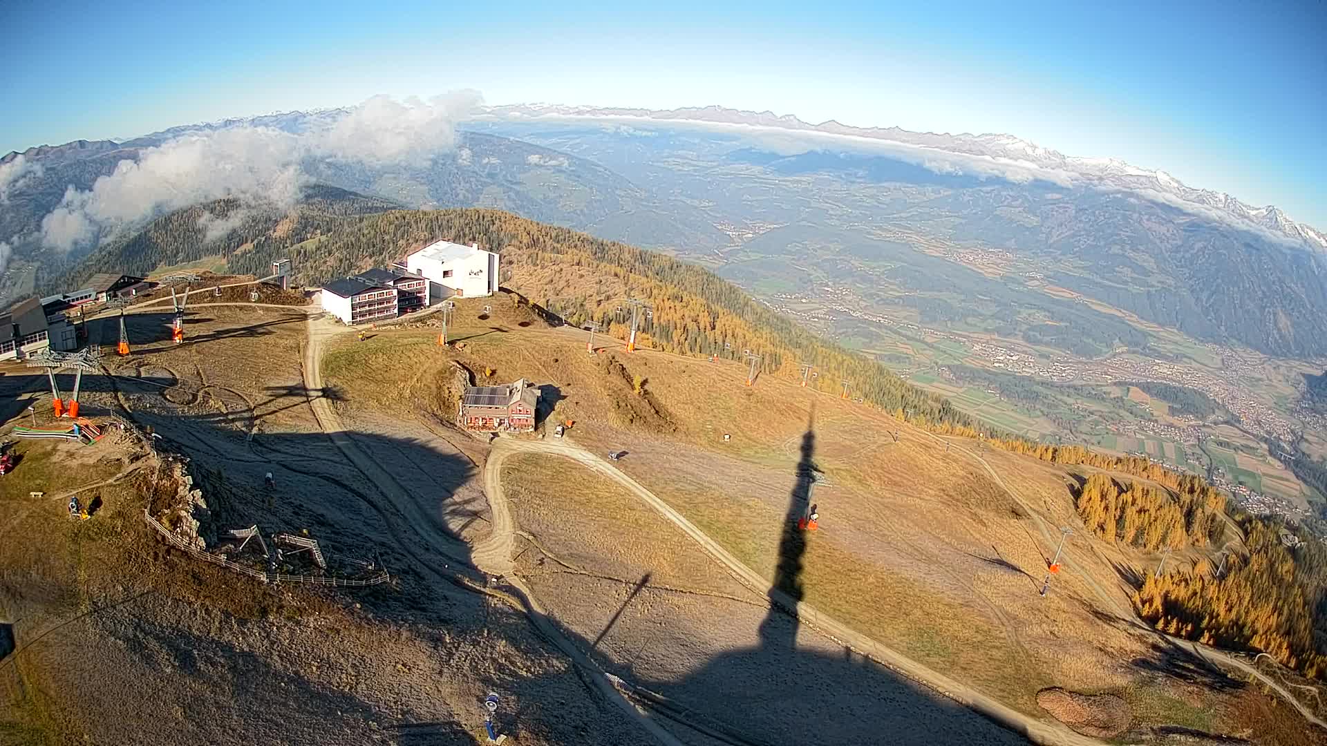 Cima estación de esquí Kronplatz | vista hacia Brunico