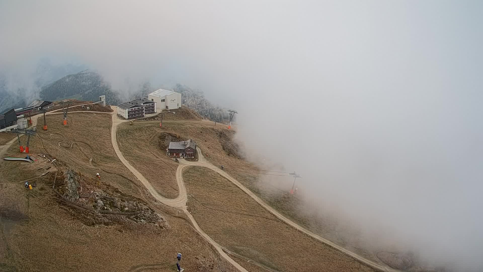 Cima estación de esquí Kronplatz | vista hacia Brunico