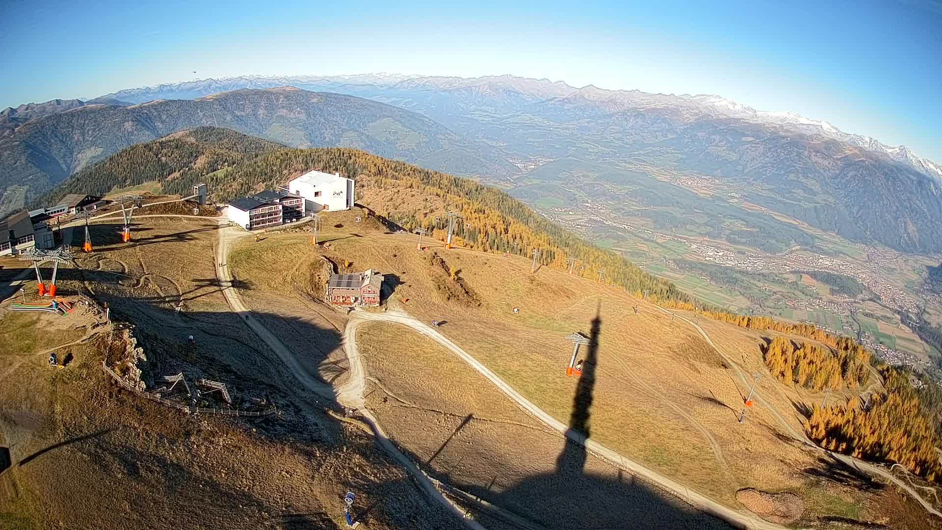 Cima estación de esquí Kronplatz | vista hacia Brunico