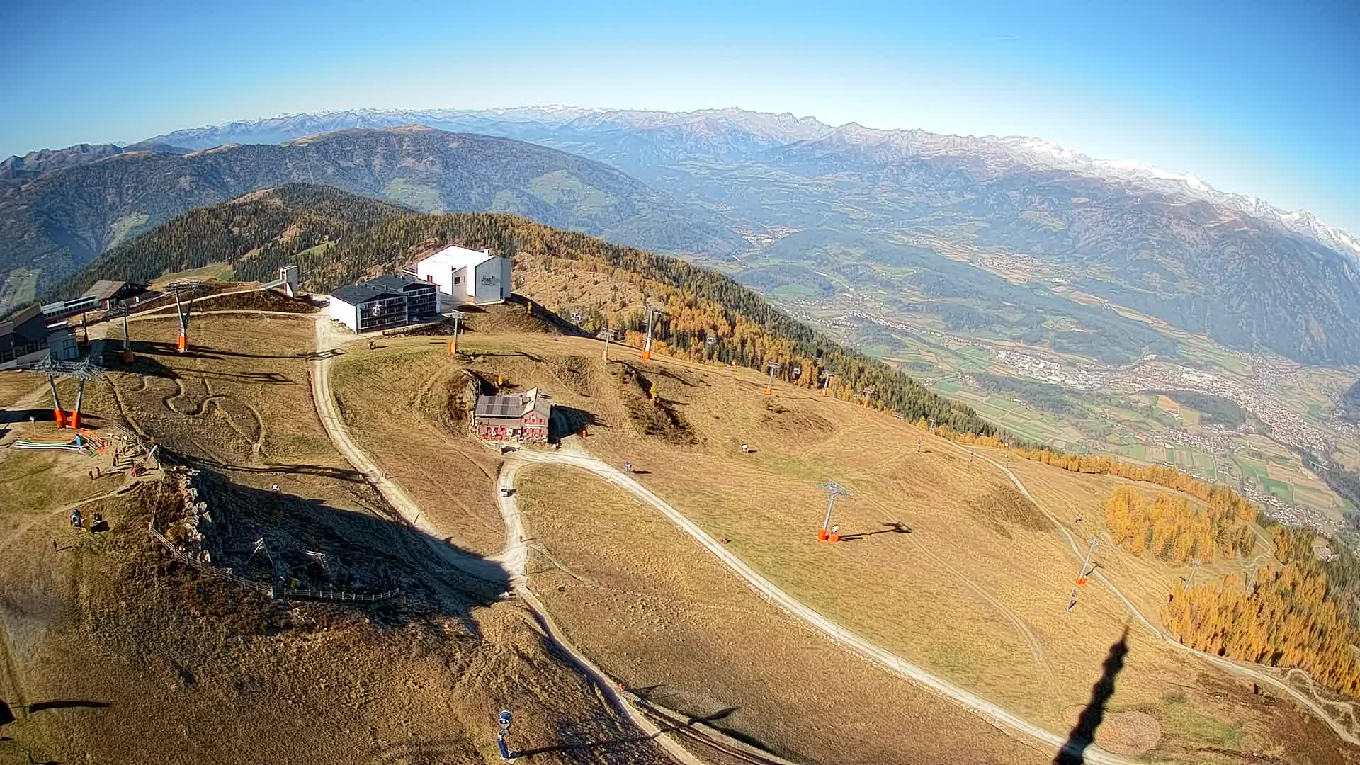 Cima estación de esquí Kronplatz | vista hacia Brunico