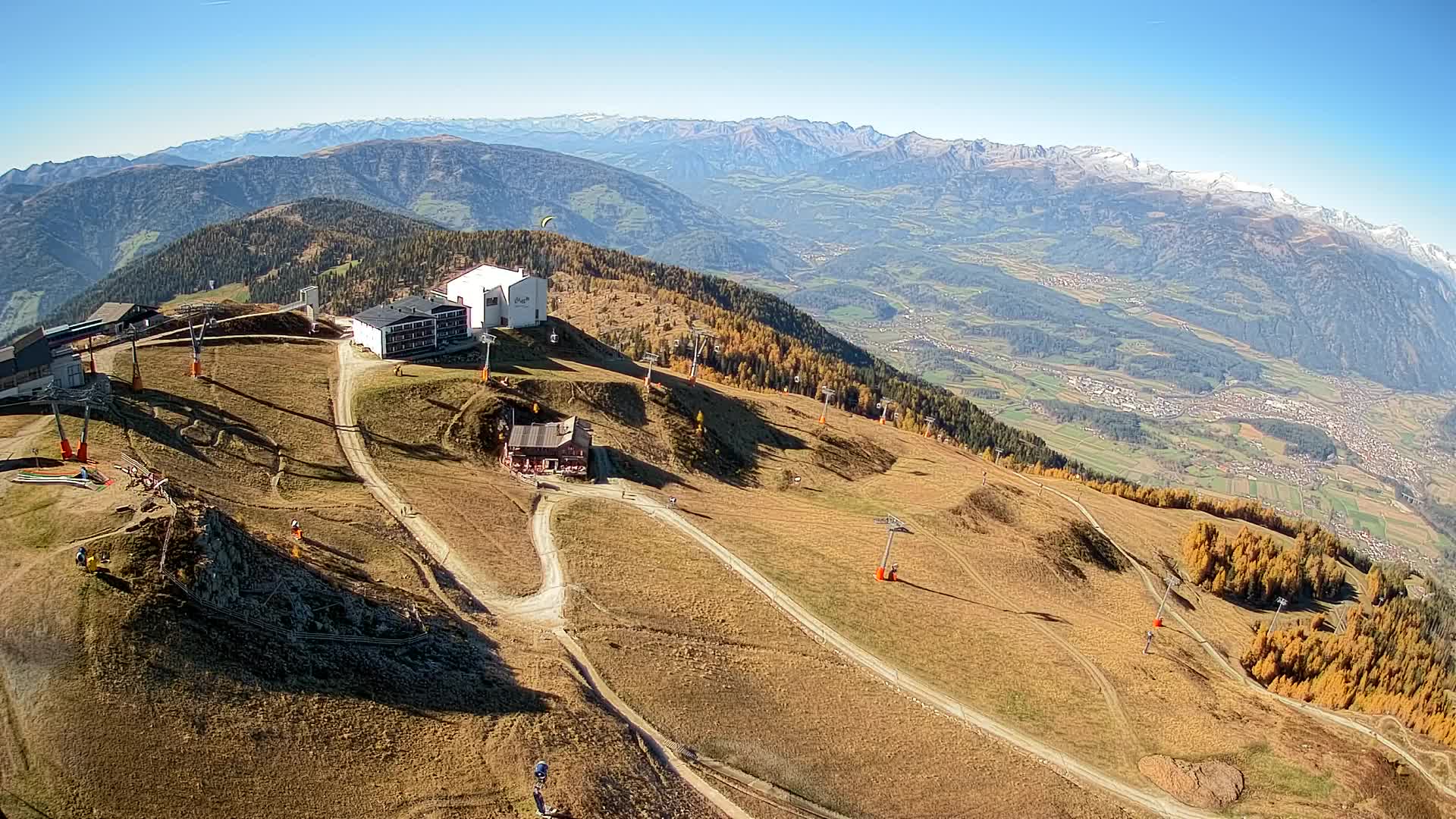 Cima estación de esquí Kronplatz | vista hacia Brunico