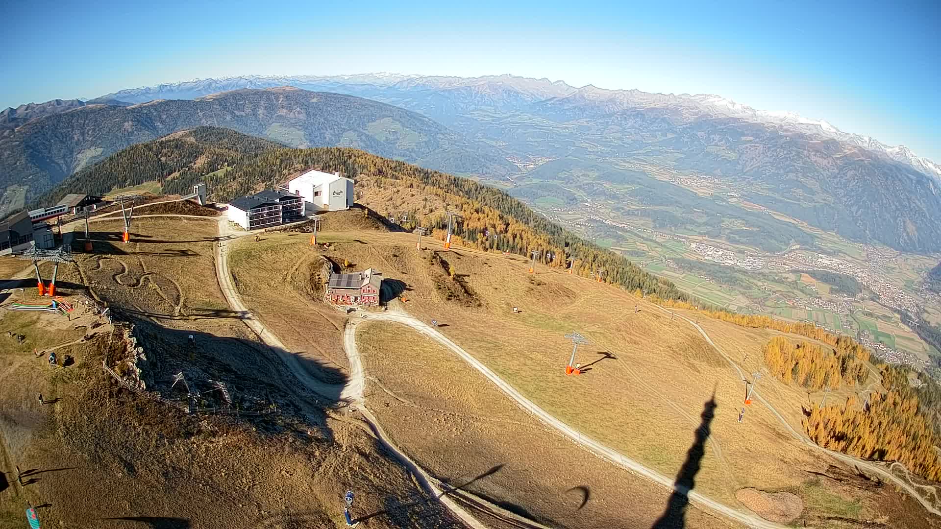 Cima estación de esquí Kronplatz | vista hacia Brunico