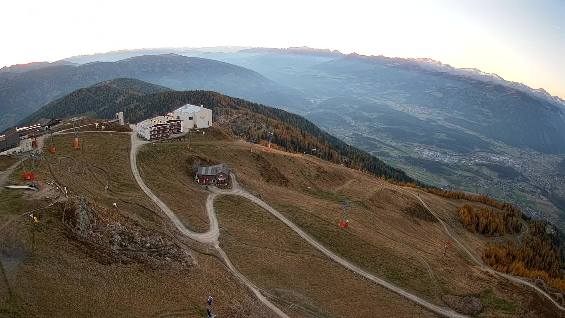 Cima estación de esquí Kronplatz | vista hacia Brunico
