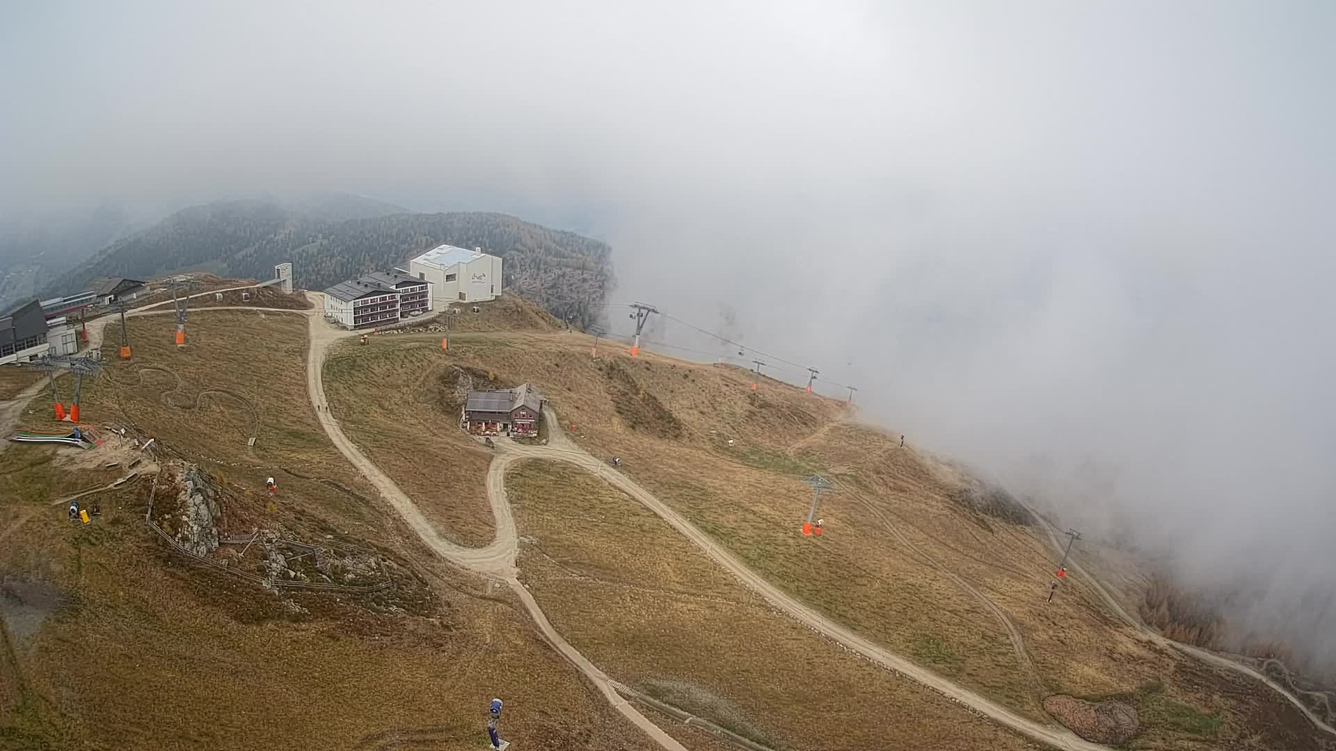 Cima estación de esquí Kronplatz | vista hacia Brunico