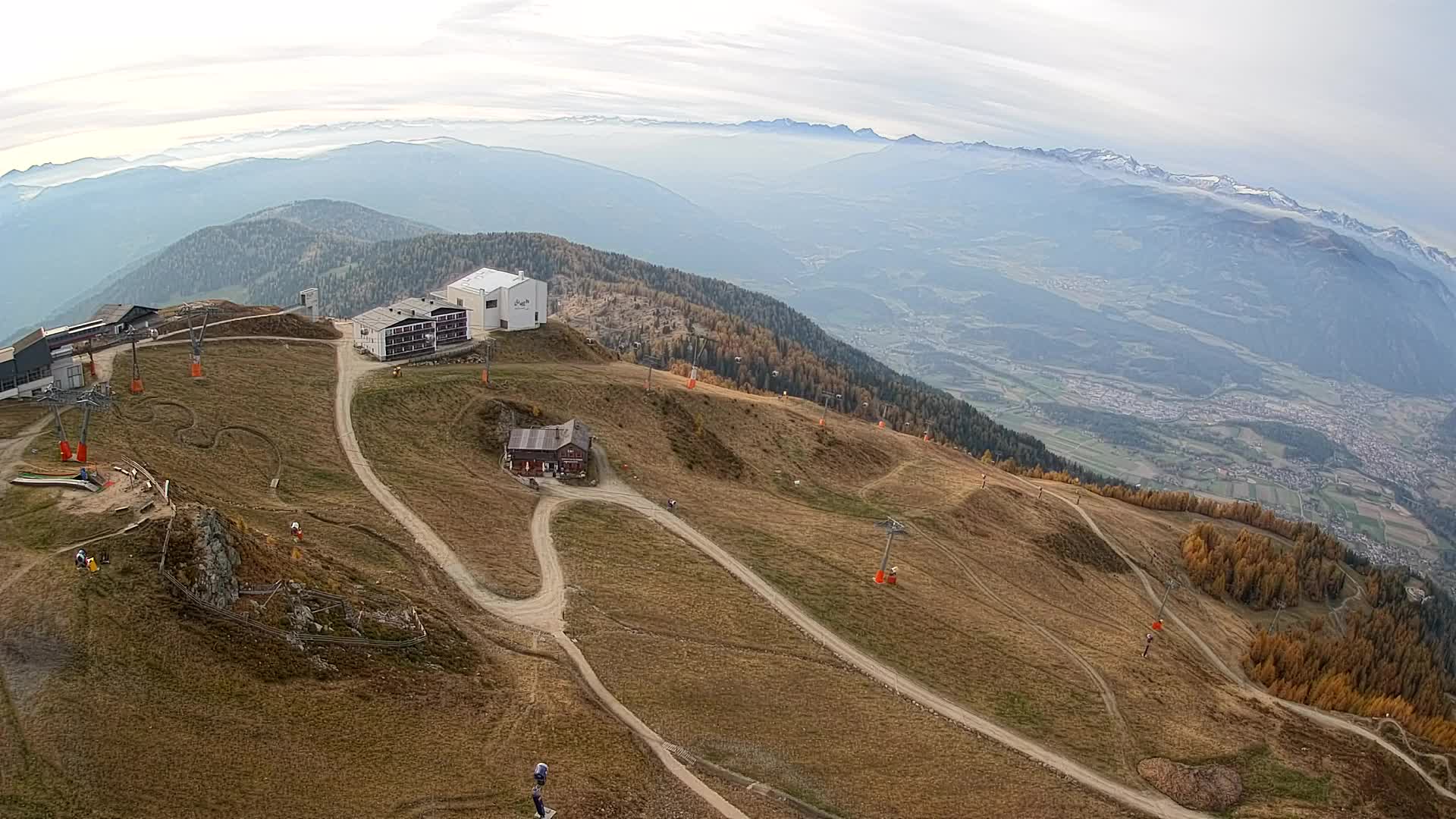Cima estación de esquí Kronplatz | vista hacia Brunico