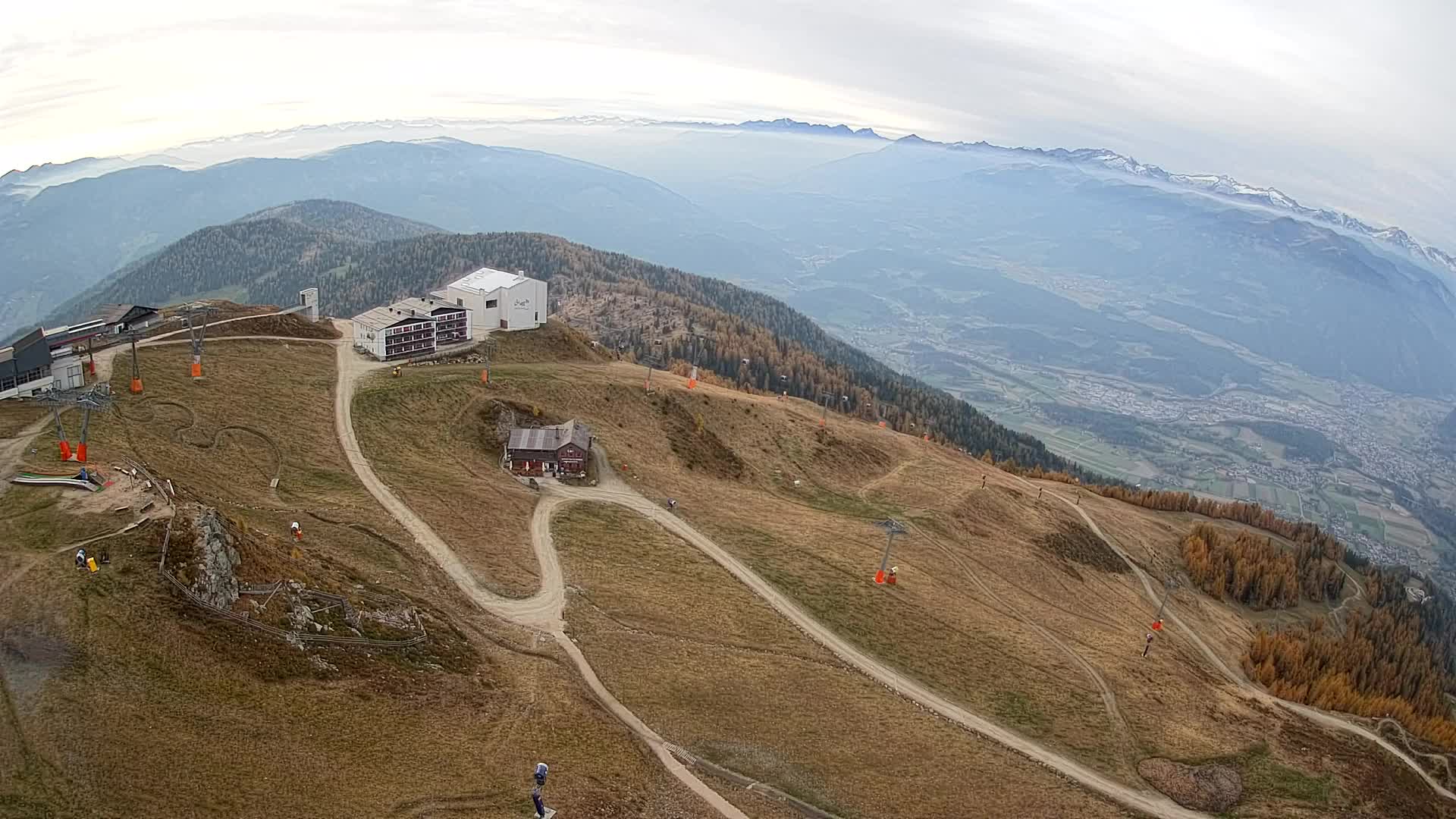 Cima estación de esquí Kronplatz | vista hacia Brunico
