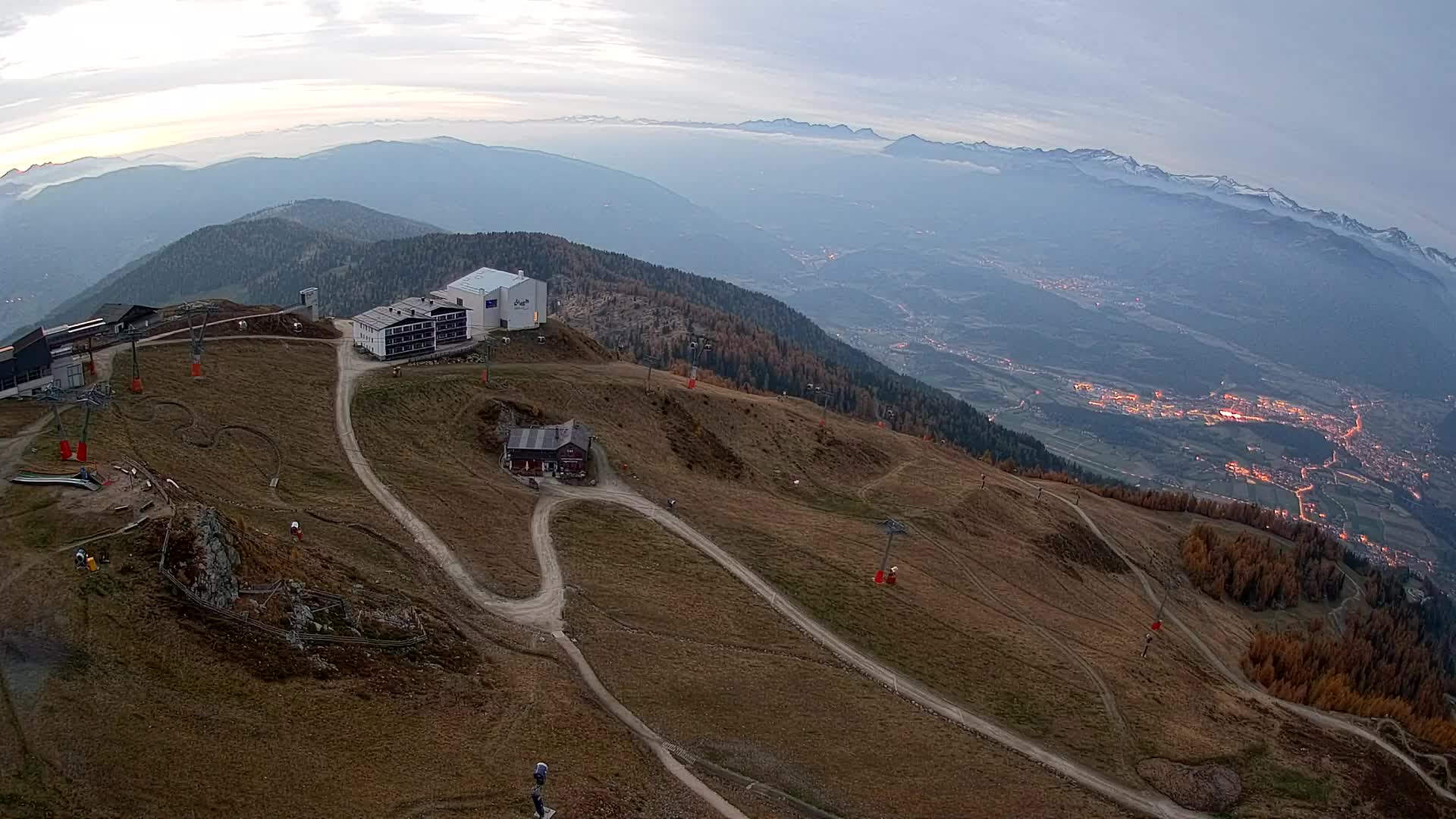 Cima estación de esquí Kronplatz | vista hacia Brunico