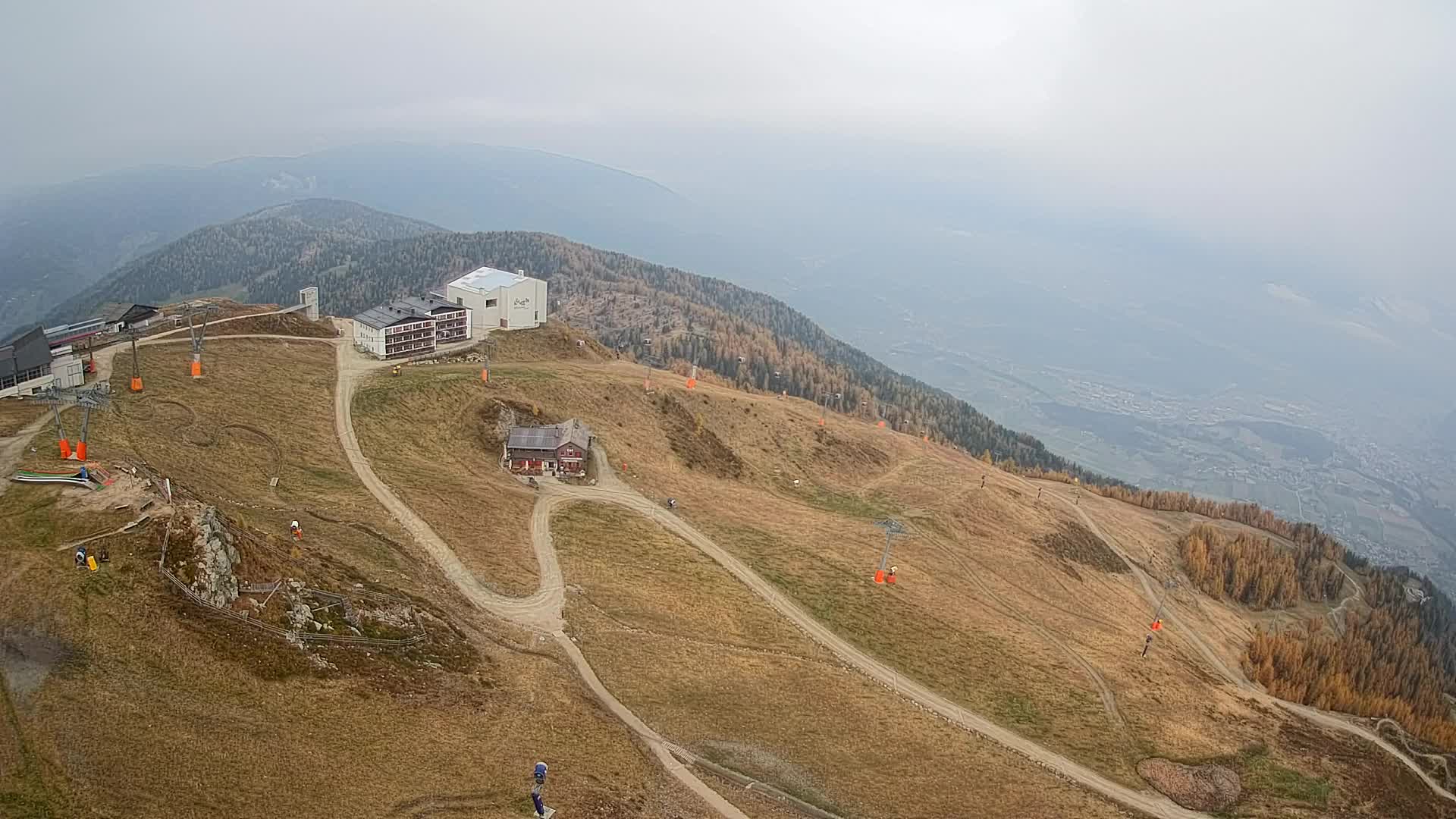 Cima estación de esquí Kronplatz | vista hacia Brunico