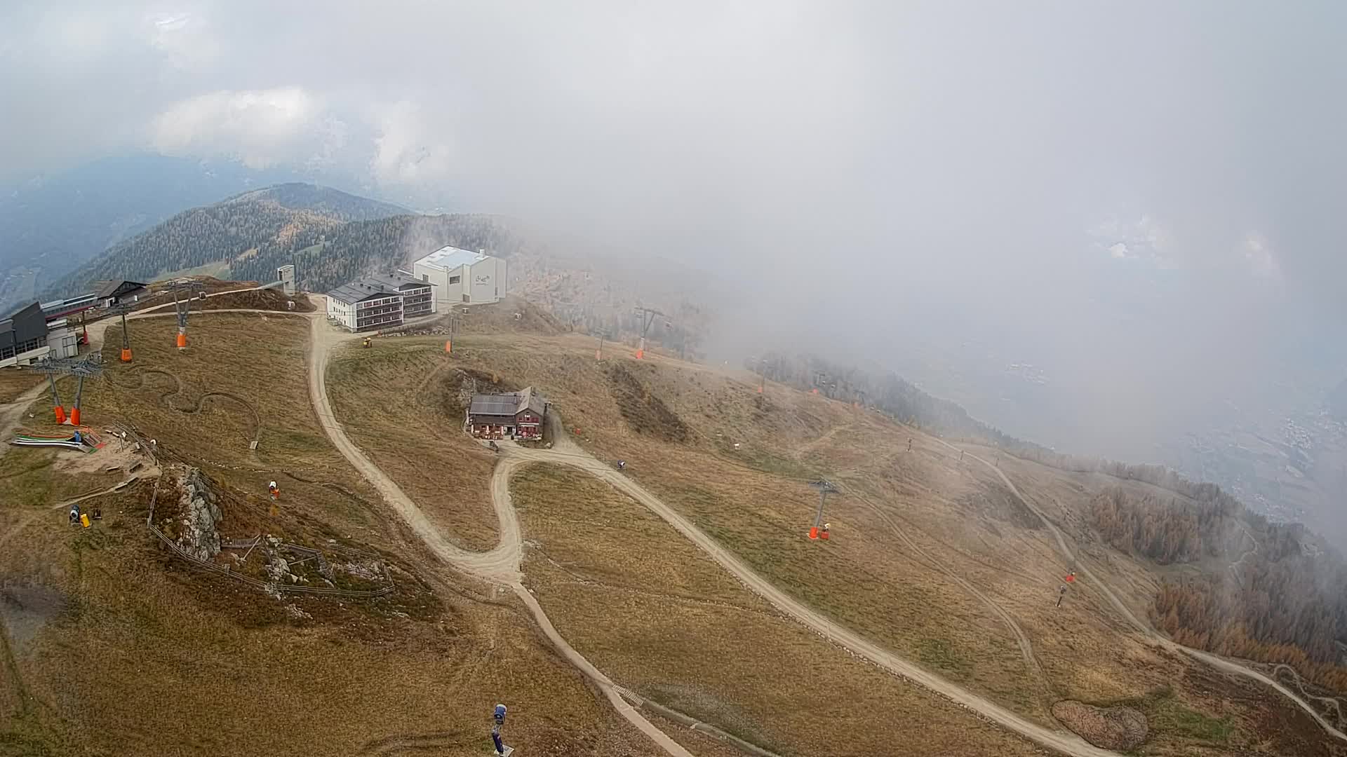 Cima estación de esquí Kronplatz | vista hacia Brunico