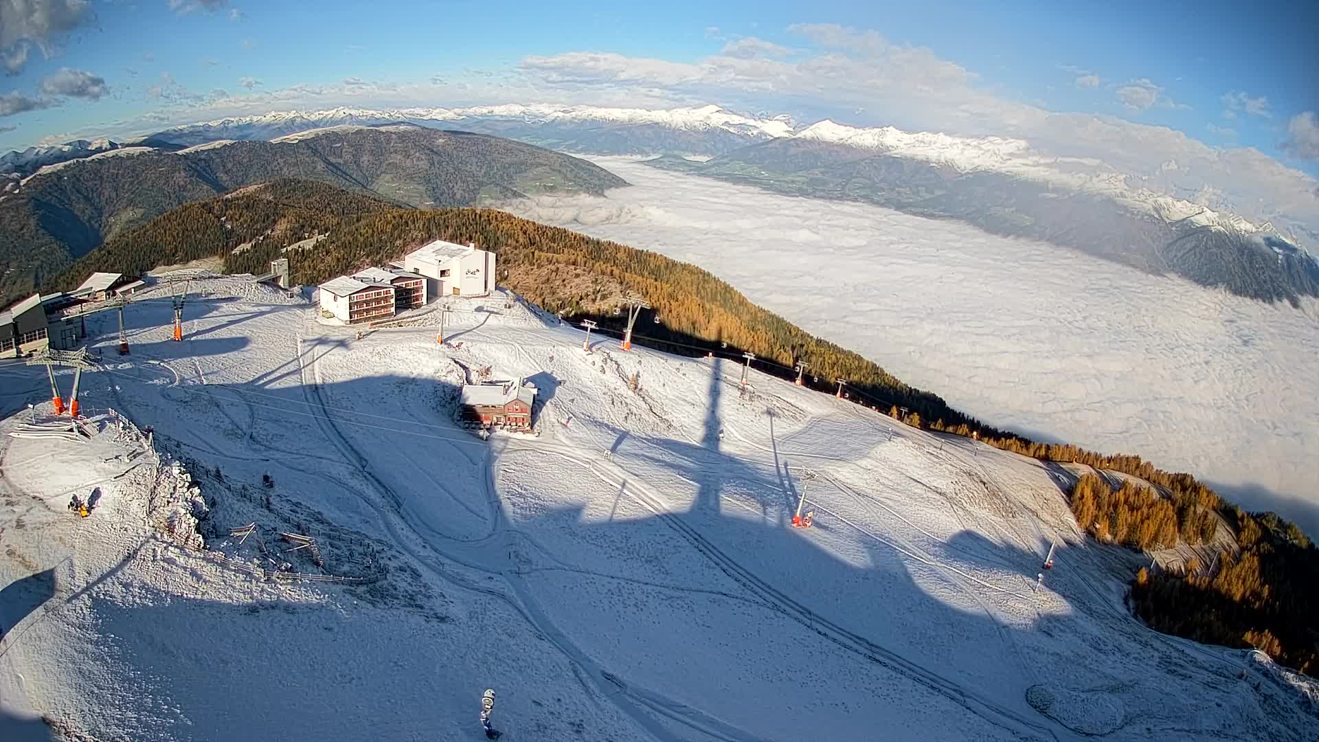 Cima estación de esquí Kronplatz | vista hacia Brunico