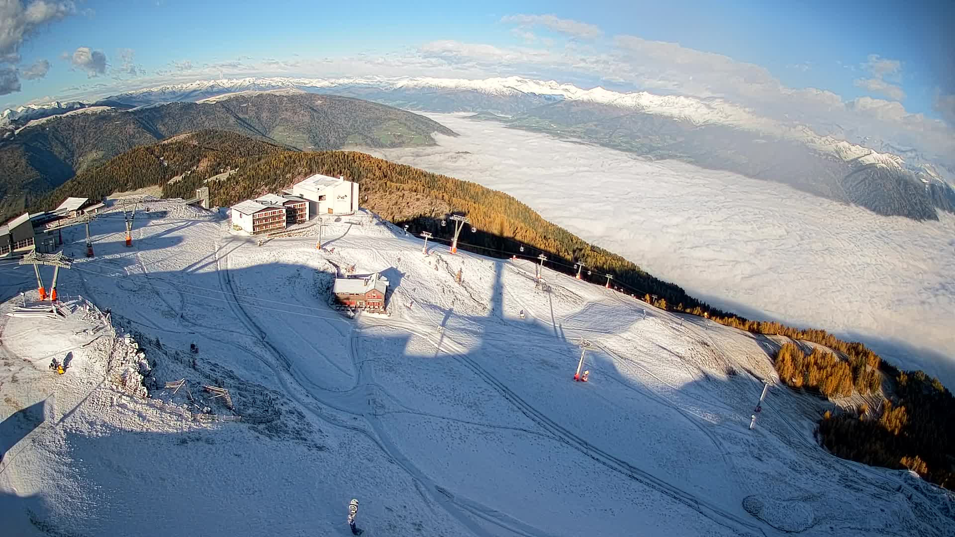 Cima estación de esquí Kronplatz | vista hacia Brunico