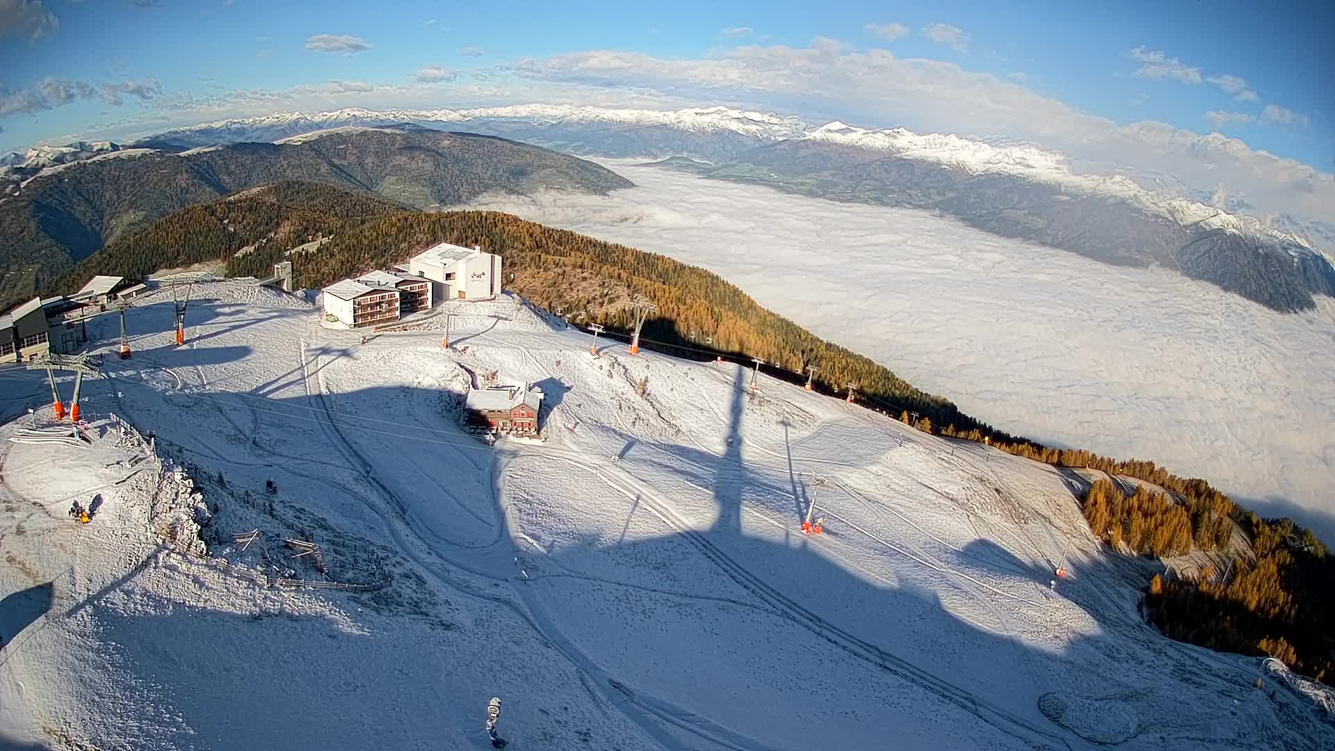 Cima estación de esquí Kronplatz | vista hacia Brunico