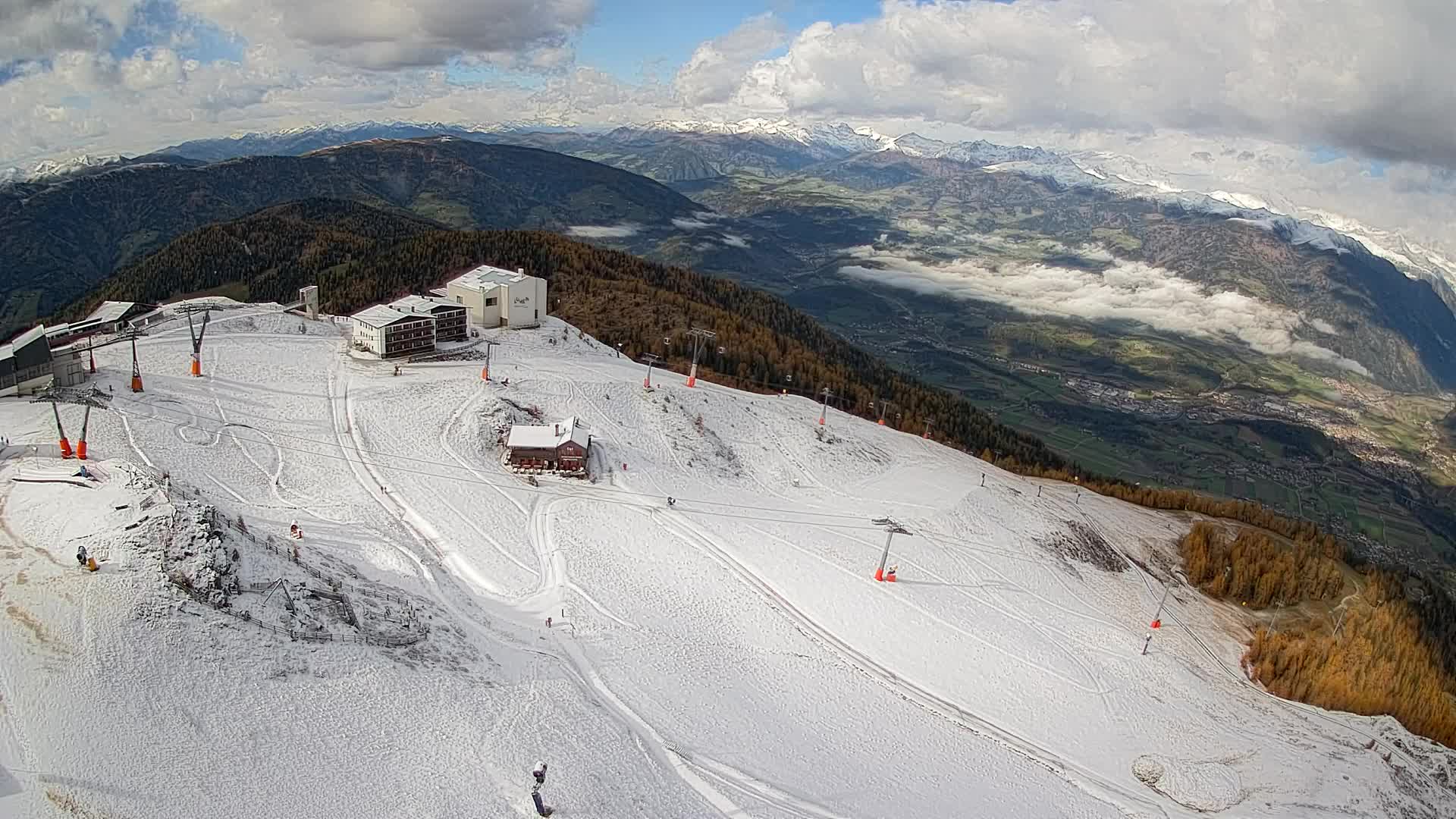 Cima estación de esquí Kronplatz | vista hacia Brunico