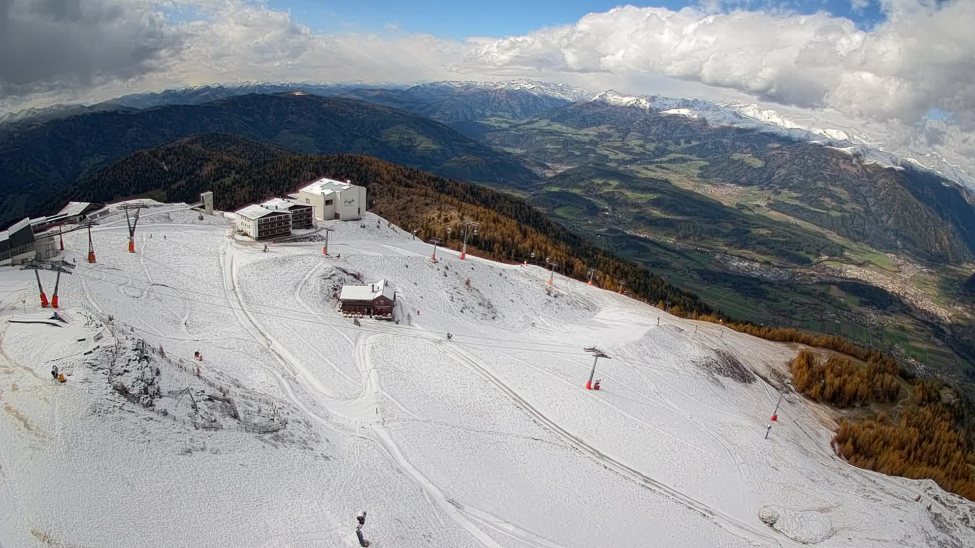 Cima estación de esquí Kronplatz | vista hacia Brunico