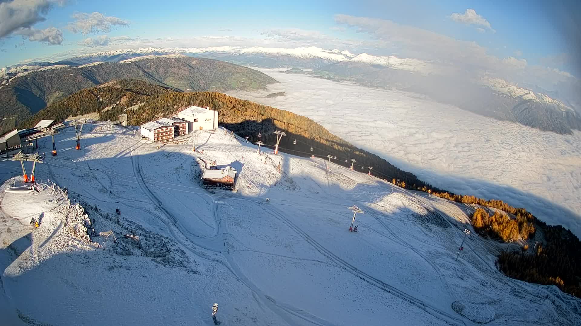 Cima estación de esquí Kronplatz | vista hacia Brunico