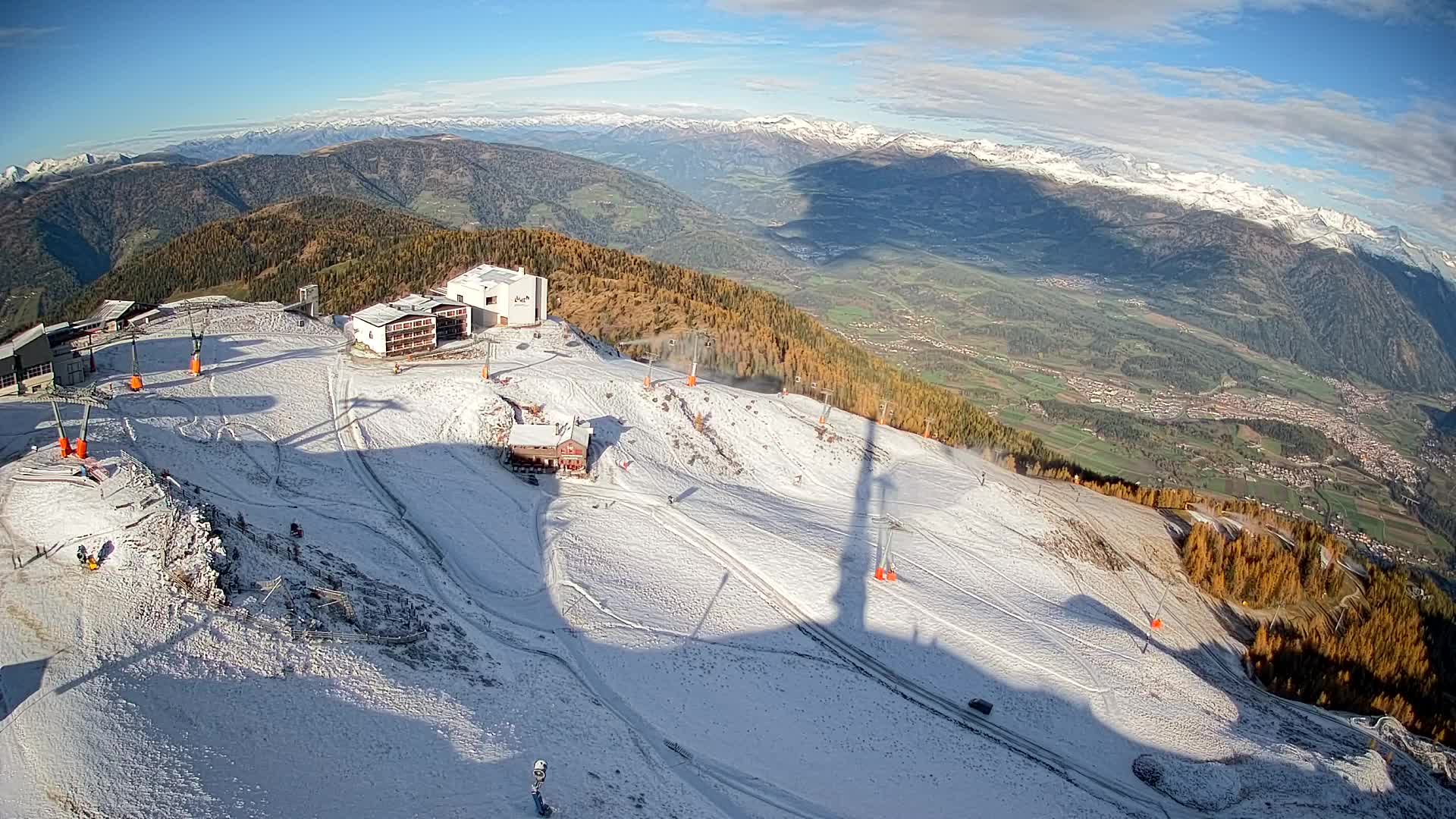 Cima estación de esquí Kronplatz | vista hacia Brunico