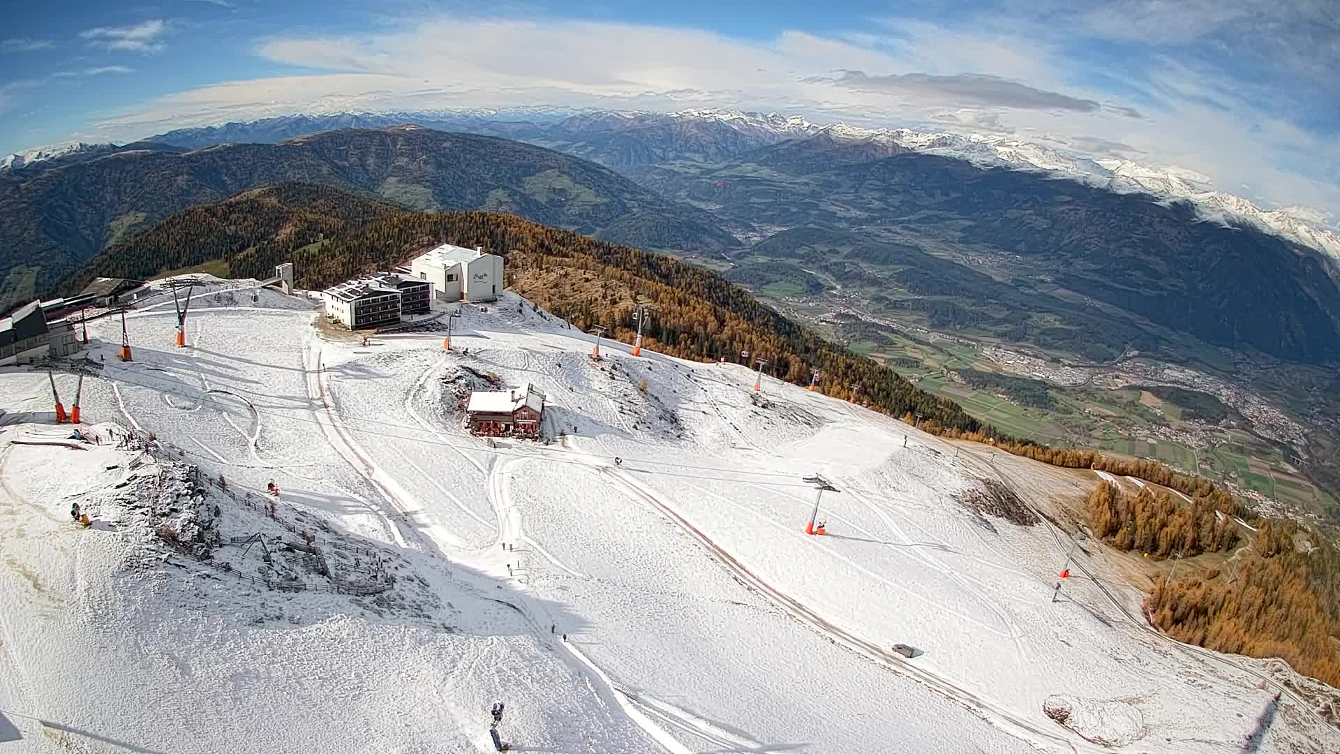 Cima estación de esquí Kronplatz | vista hacia Brunico