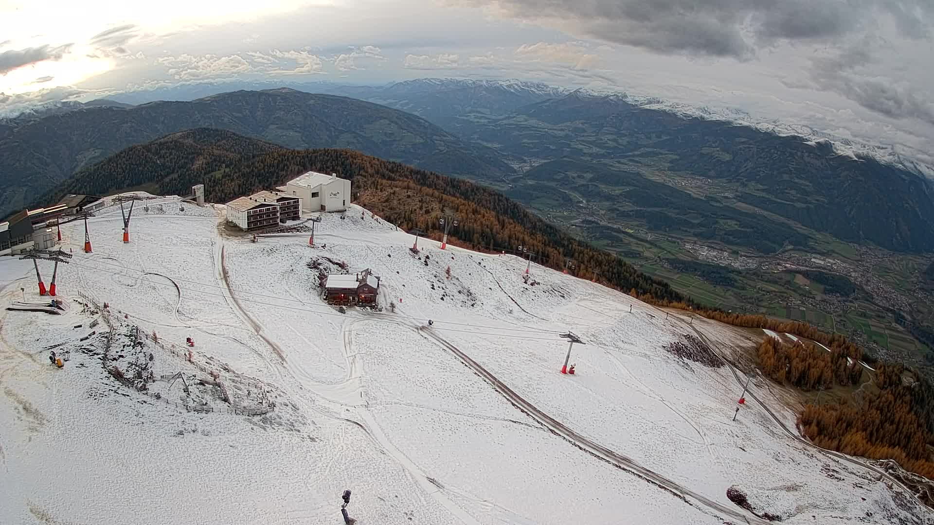 Stazione sciistica di Plan de Corones | vista su Brunico