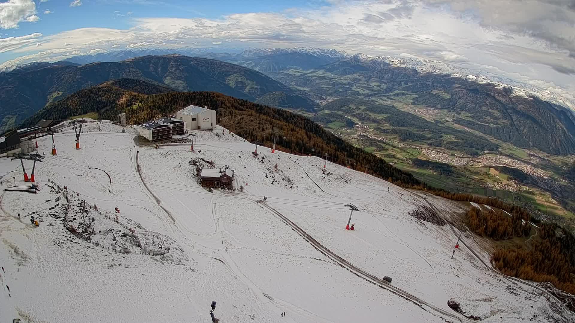 Cima estación de esquí Kronplatz | vista hacia Brunico