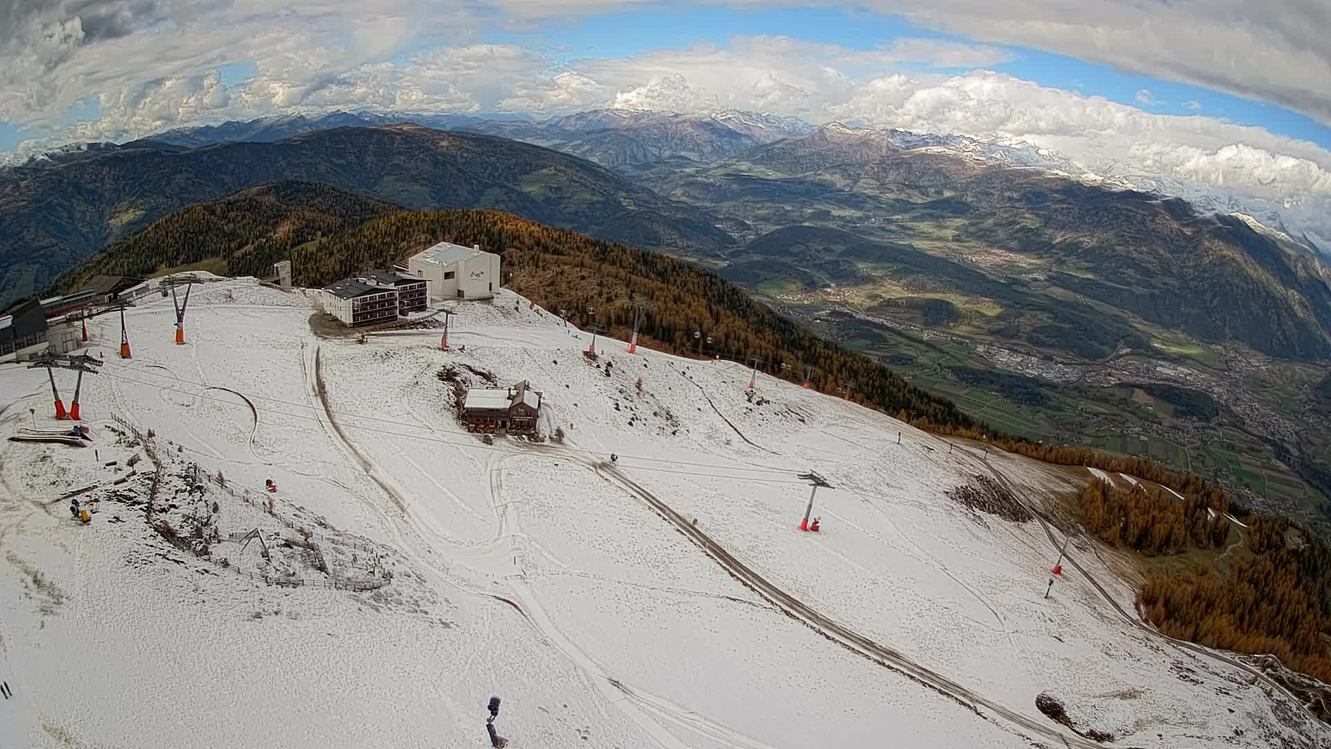Cima estación de esquí Kronplatz | vista hacia Brunico