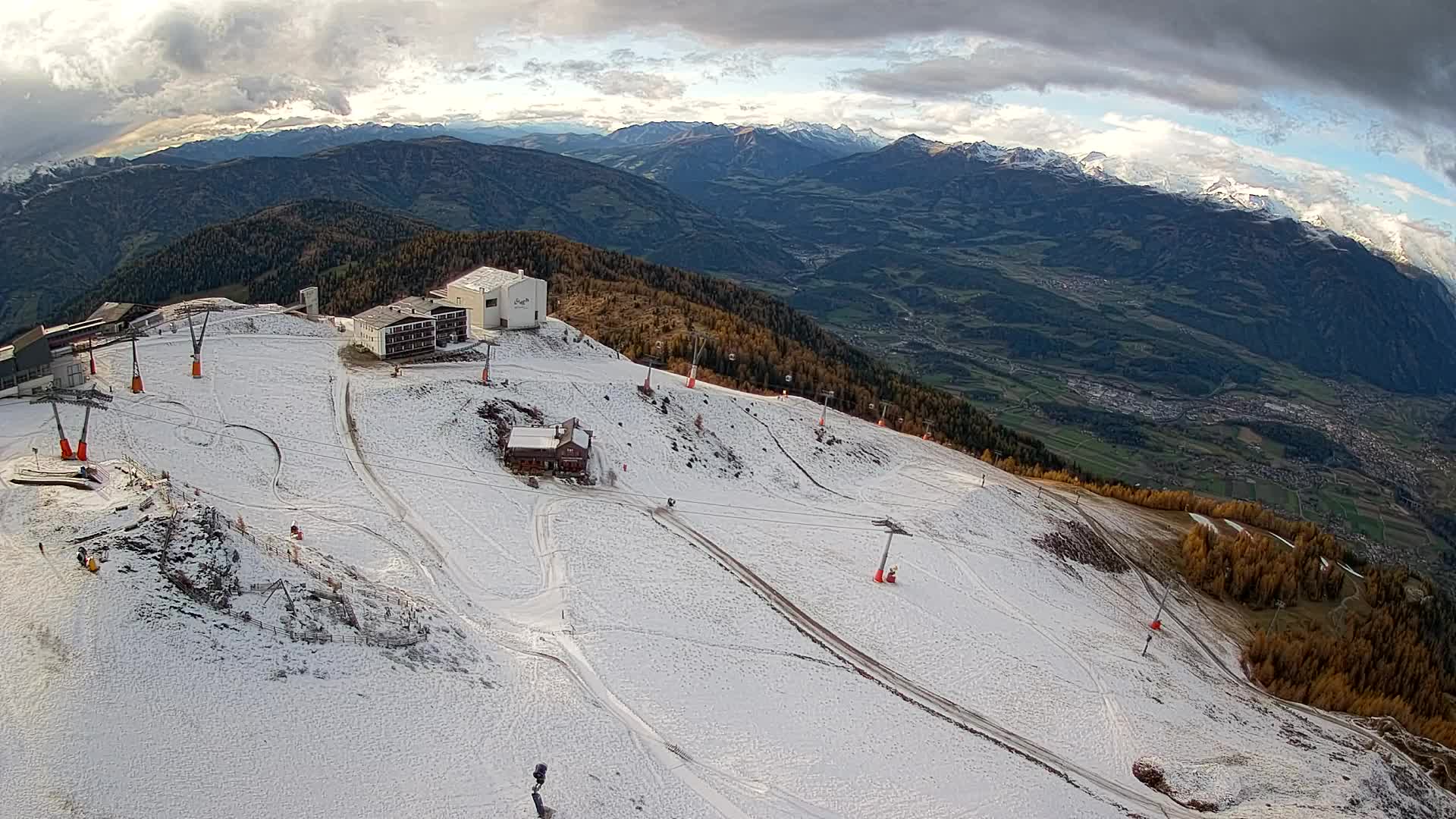 Stazione sciistica di Plan de Corones | vista su Brunico
