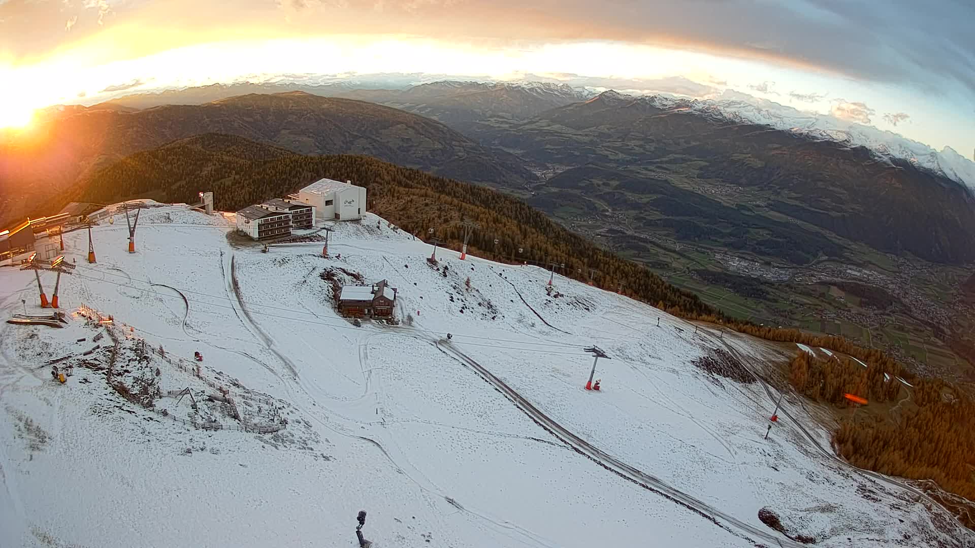 Stazione sciistica di Plan de Corones | vista su Brunico