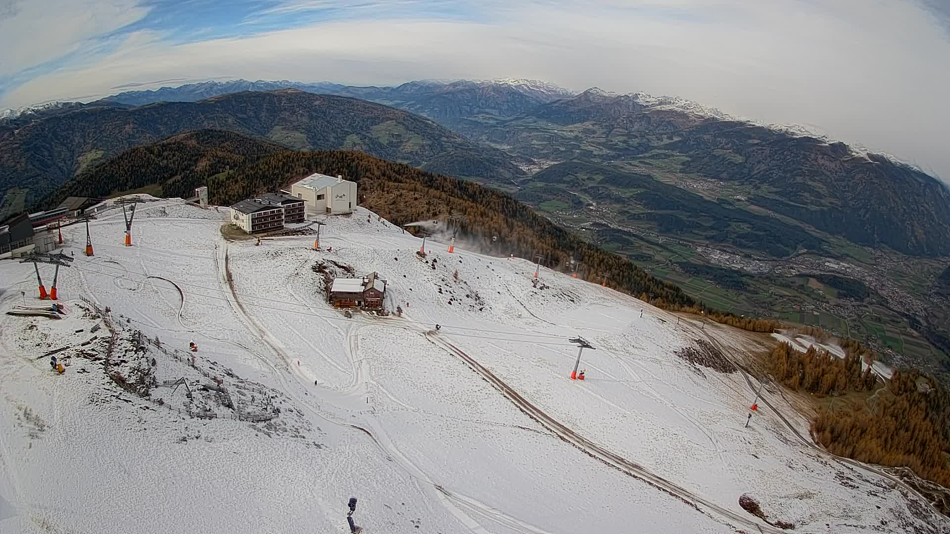 Cima estación de esquí Kronplatz | vista hacia Brunico