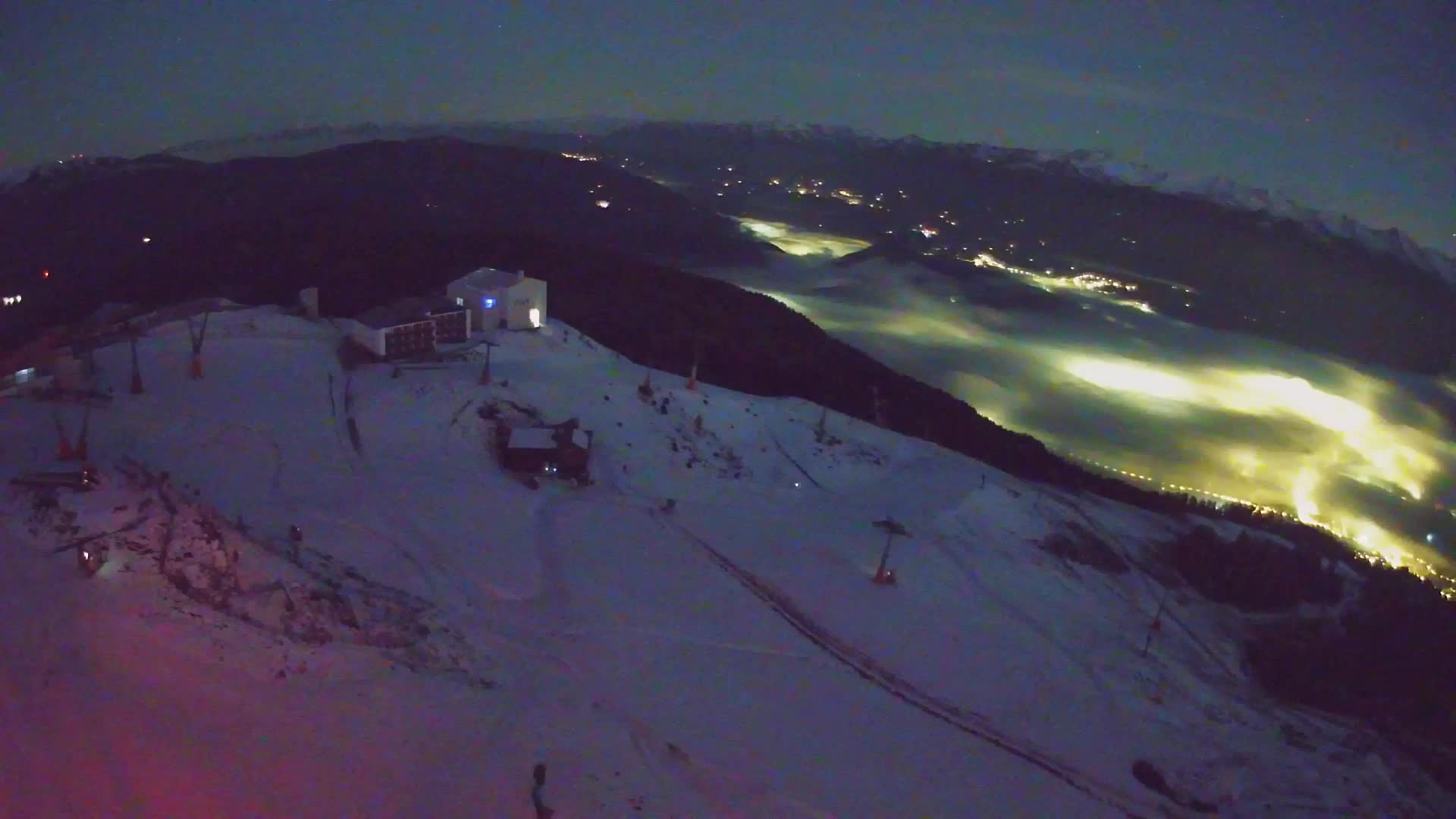 Cima estación de esquí Kronplatz | vista hacia Brunico