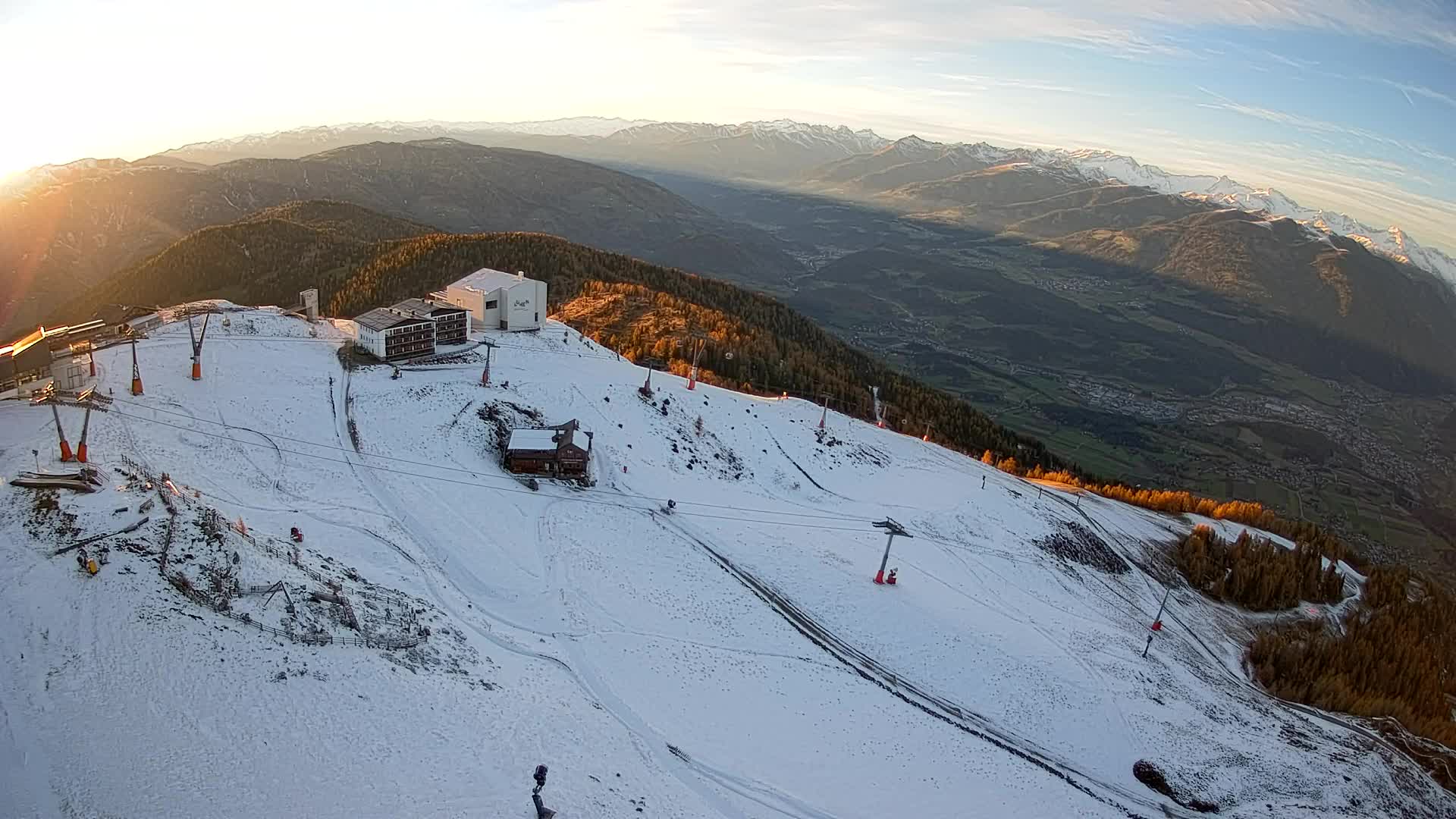 Cima estación de esquí Kronplatz | vista hacia Brunico