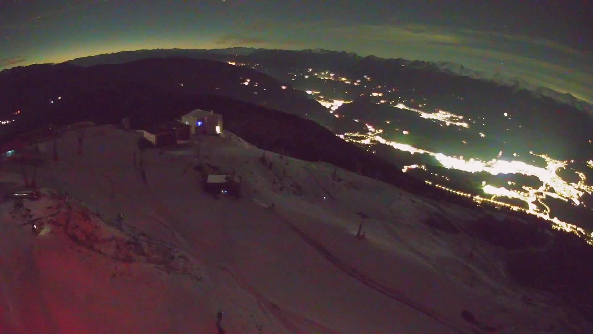 Cima estación de esquí Kronplatz | vista hacia Brunico