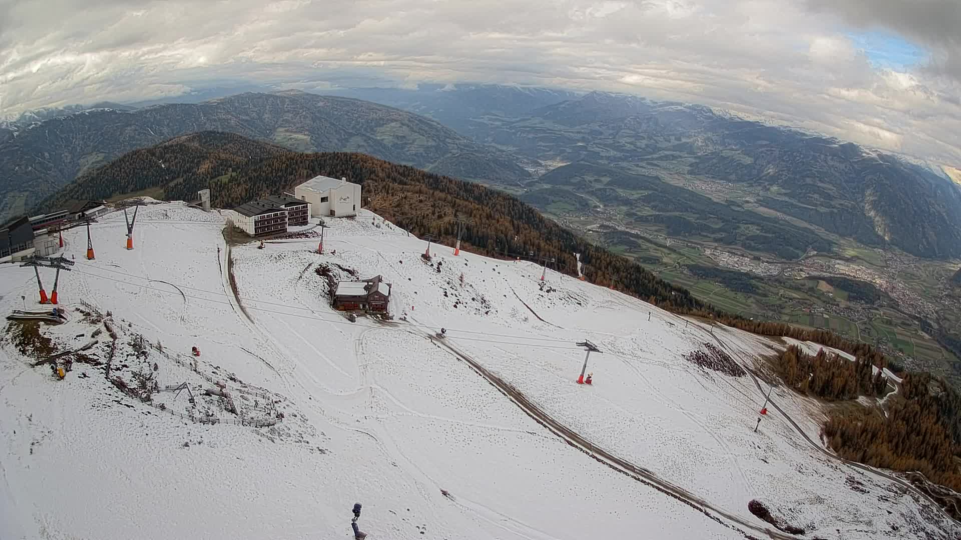 Stazione sciistica di Plan de Corones | vista su Brunico