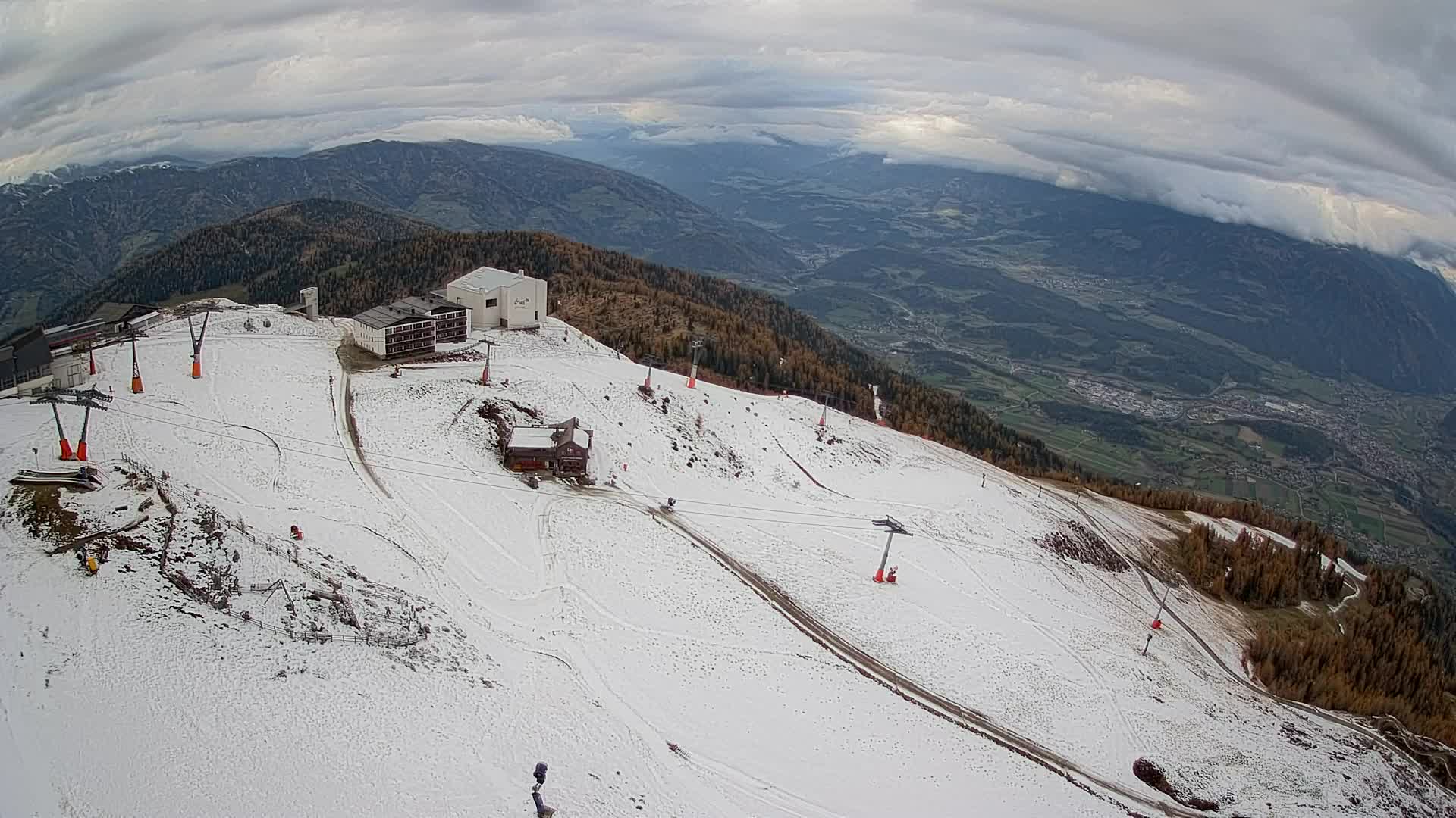 Stazione sciistica di Plan de Corones | vista su Brunico