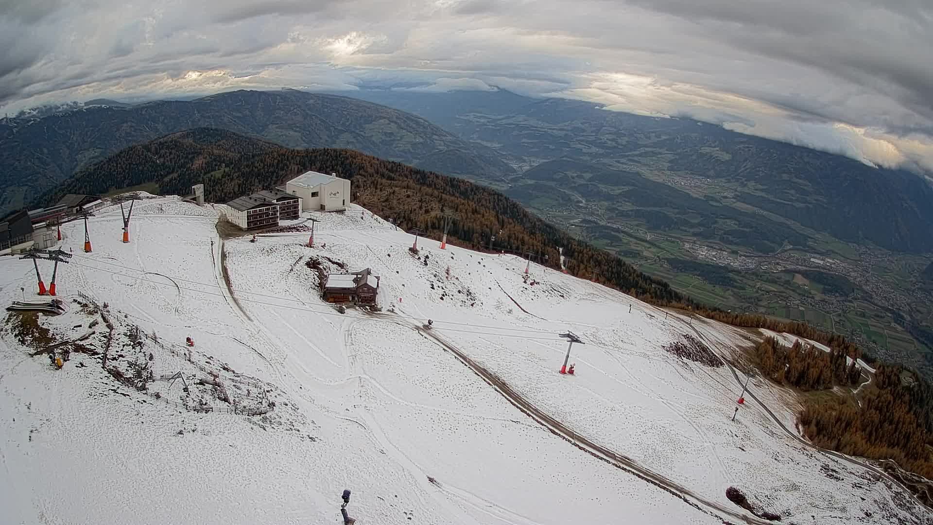 Stazione sciistica di Plan de Corones | vista su Brunico