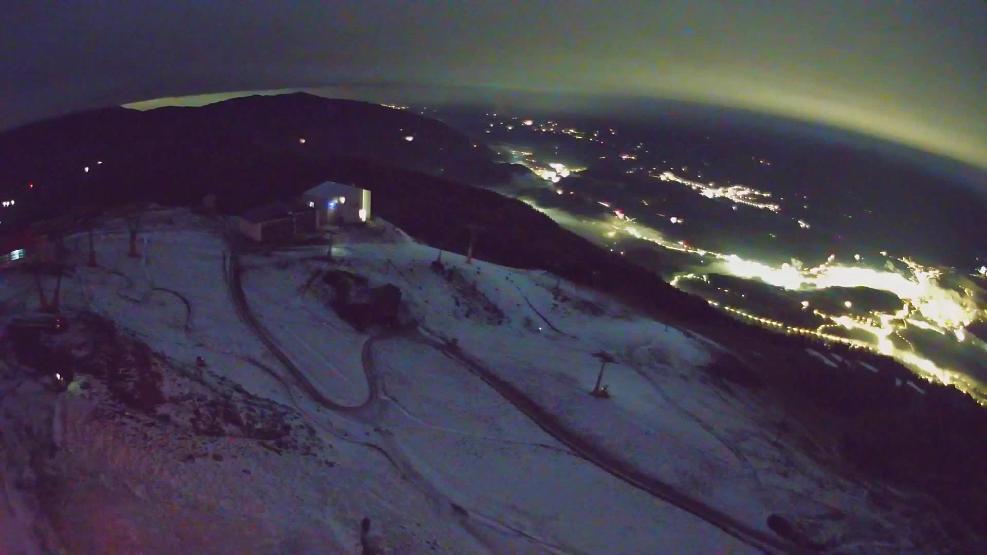 Cima estación de esquí Kronplatz | vista hacia Brunico