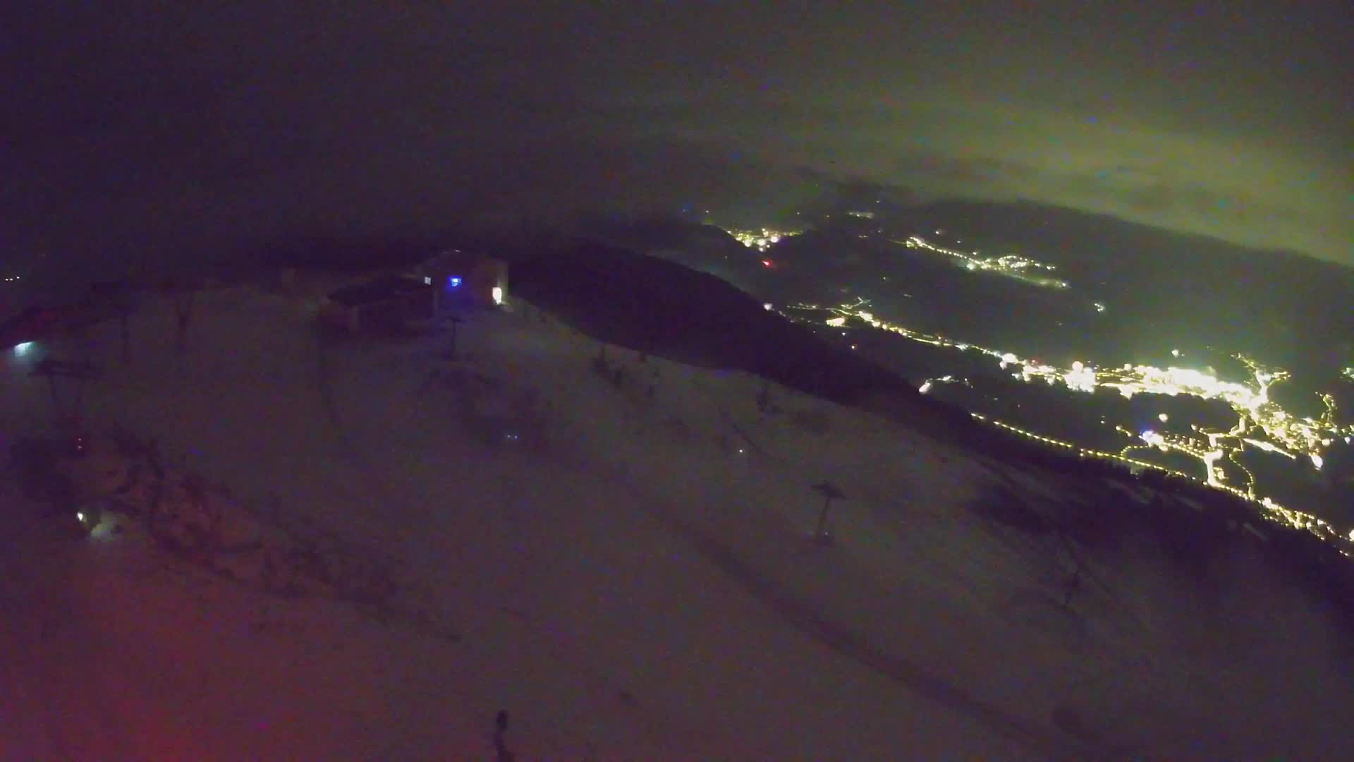 Cima estación de esquí Kronplatz | vista hacia Brunico