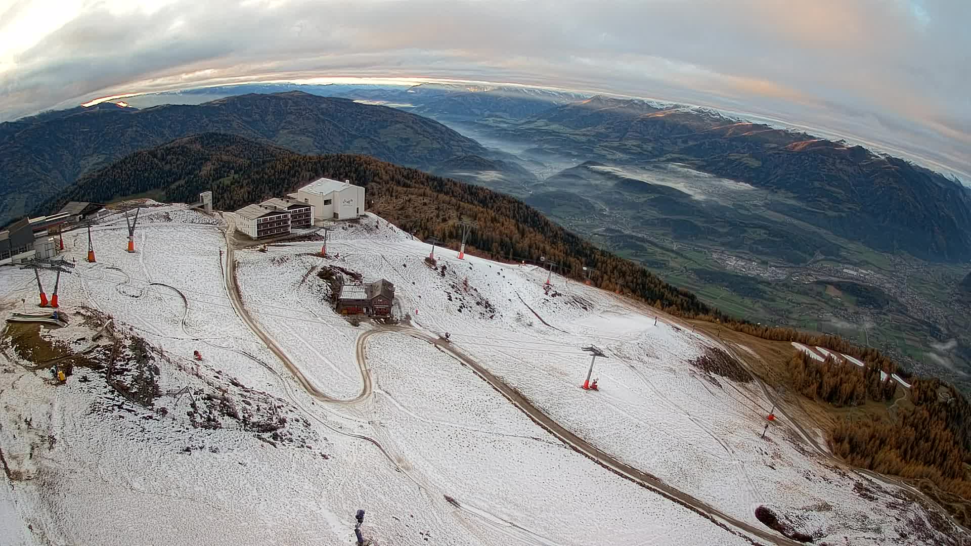 Stazione sciistica di Plan de Corones | vista su Brunico