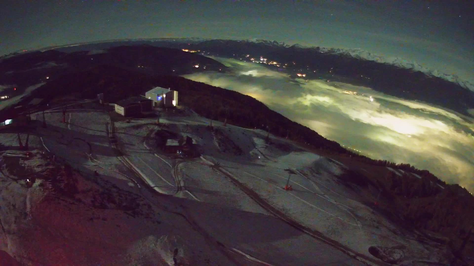 Cima estación de esquí Kronplatz | vista hacia Brunico