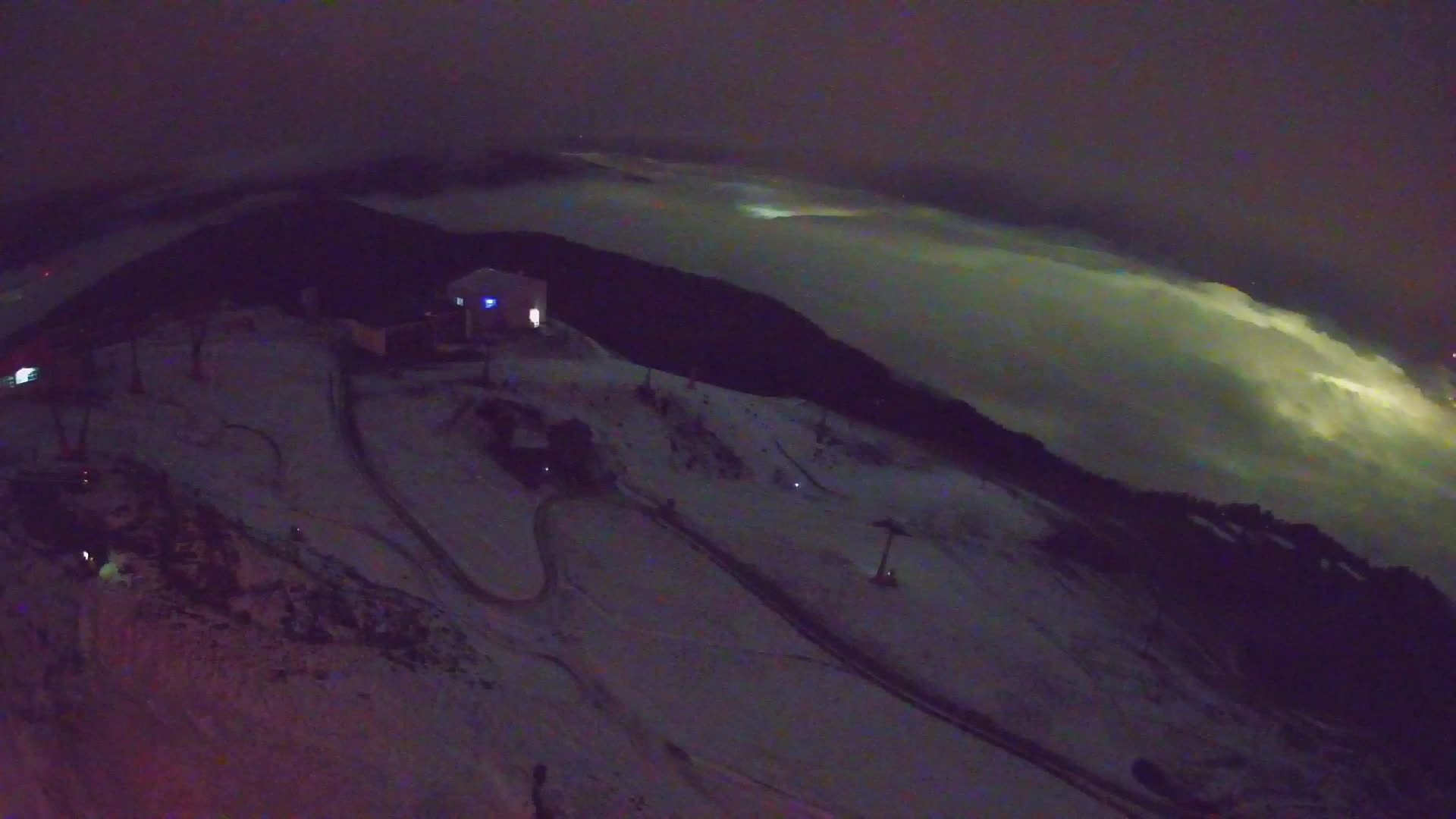 Cima estación de esquí Kronplatz | vista hacia Brunico